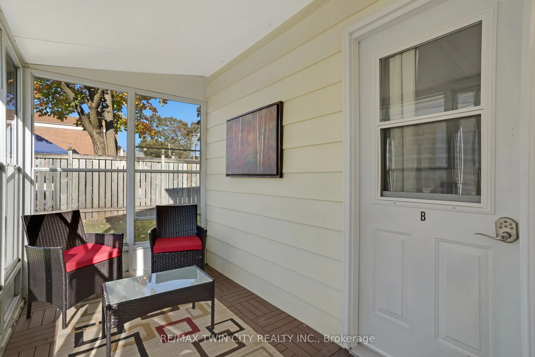 7 Frederick Street S