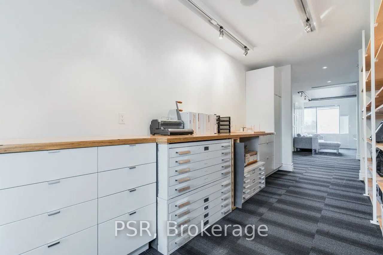300 New Toronto Street, #15