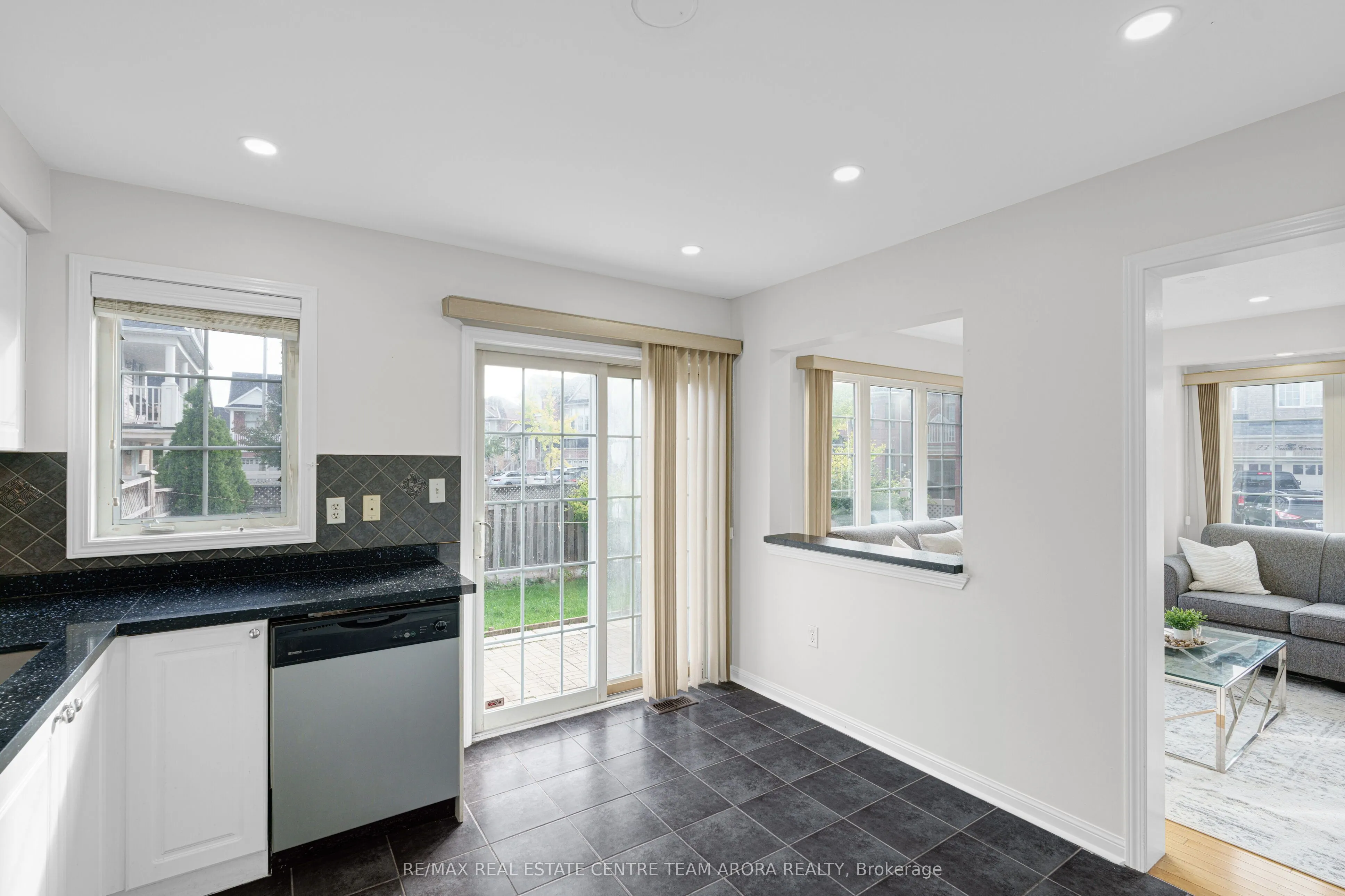 4 Dalia Street