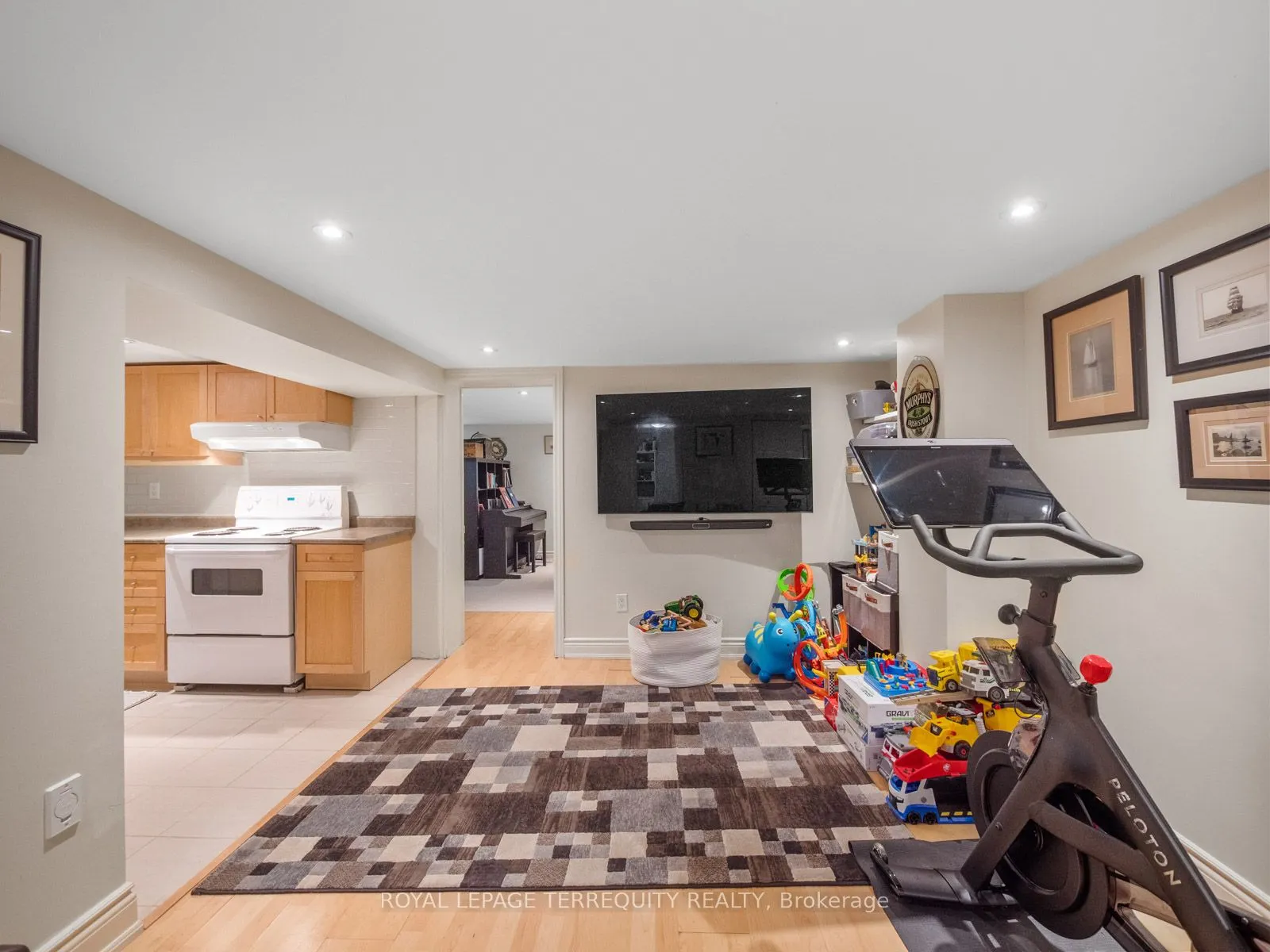 53 Glenroy Avenue