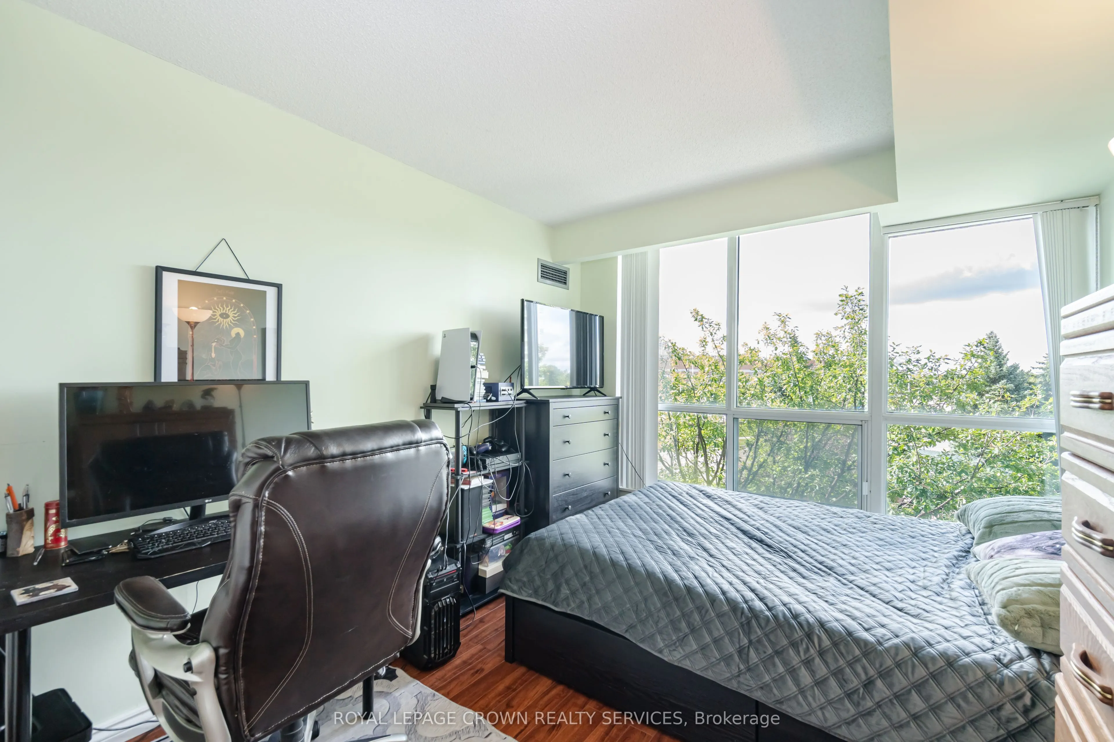 2545 Erin Centre Boulevard, #306