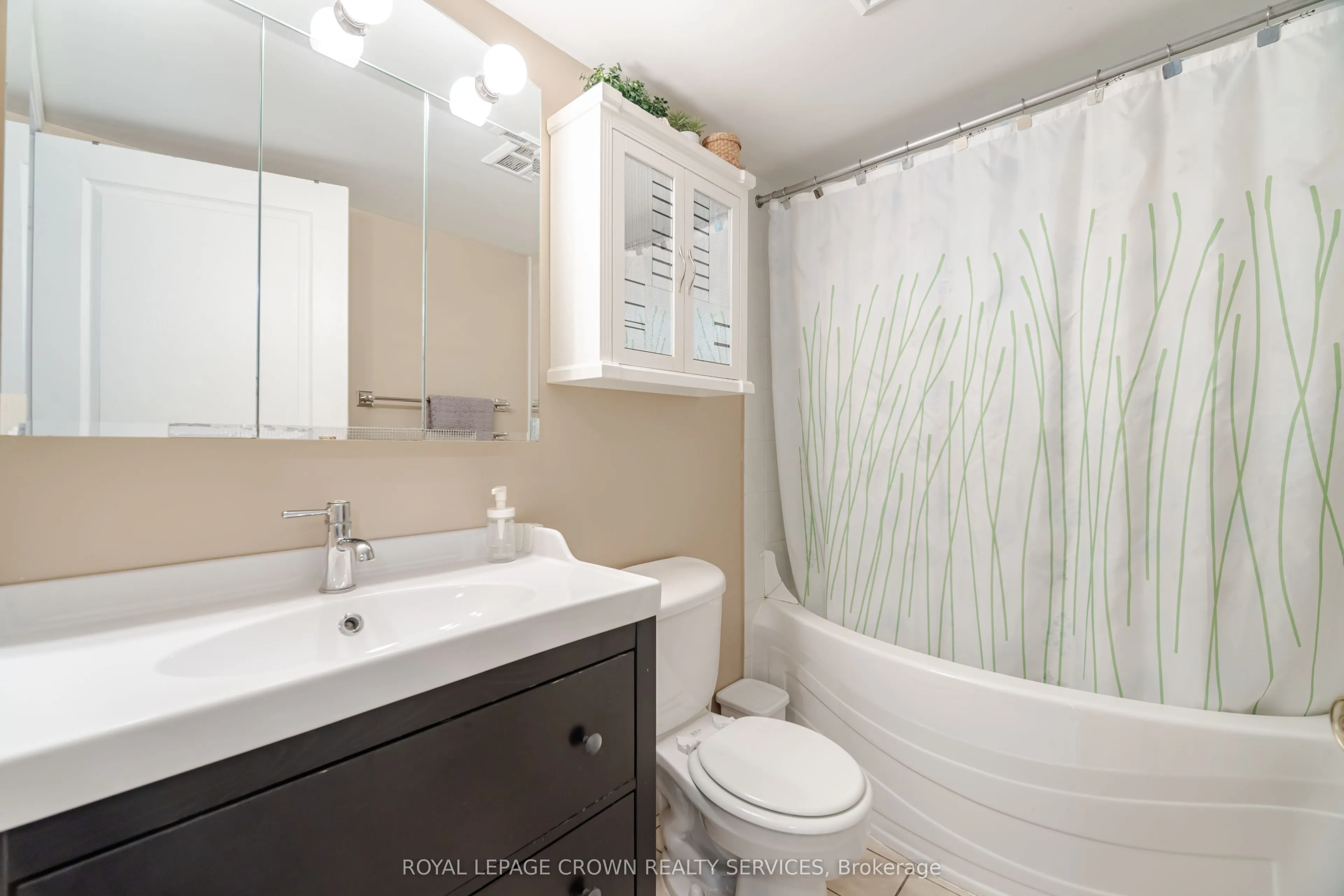 2545 Erin Centre Boulevard, #306