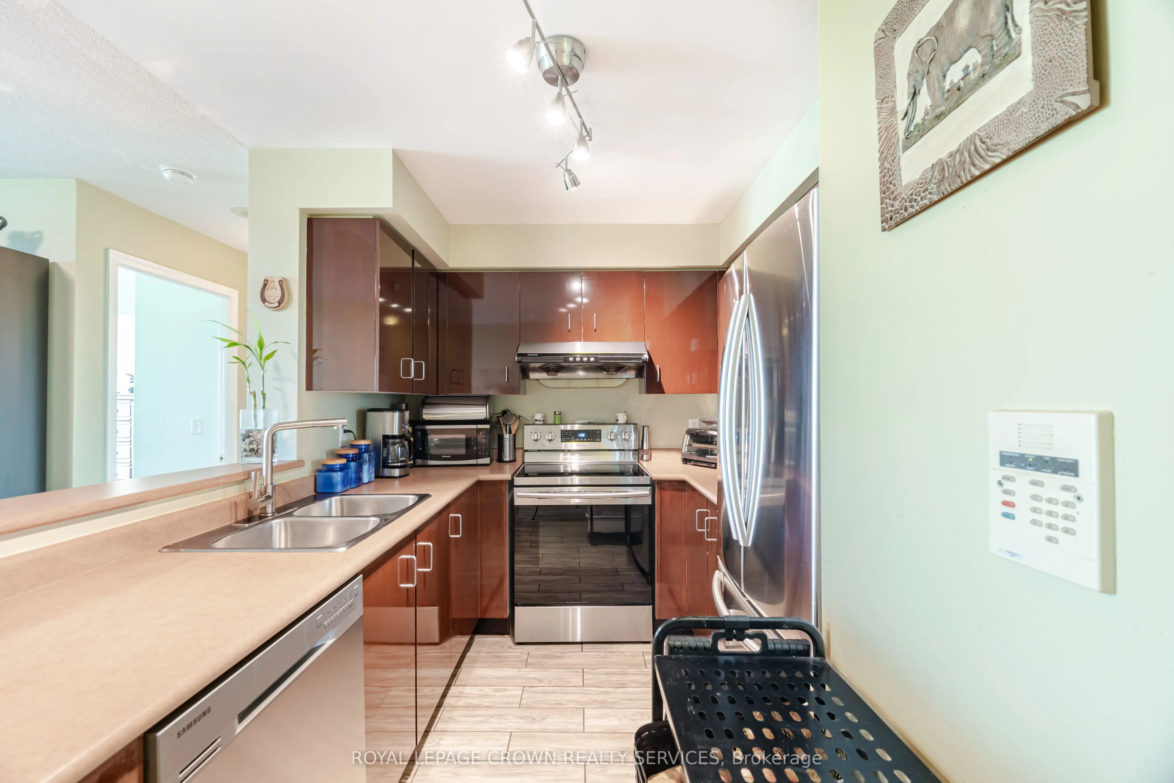 2545 Erin Centre Boulevard, #306
