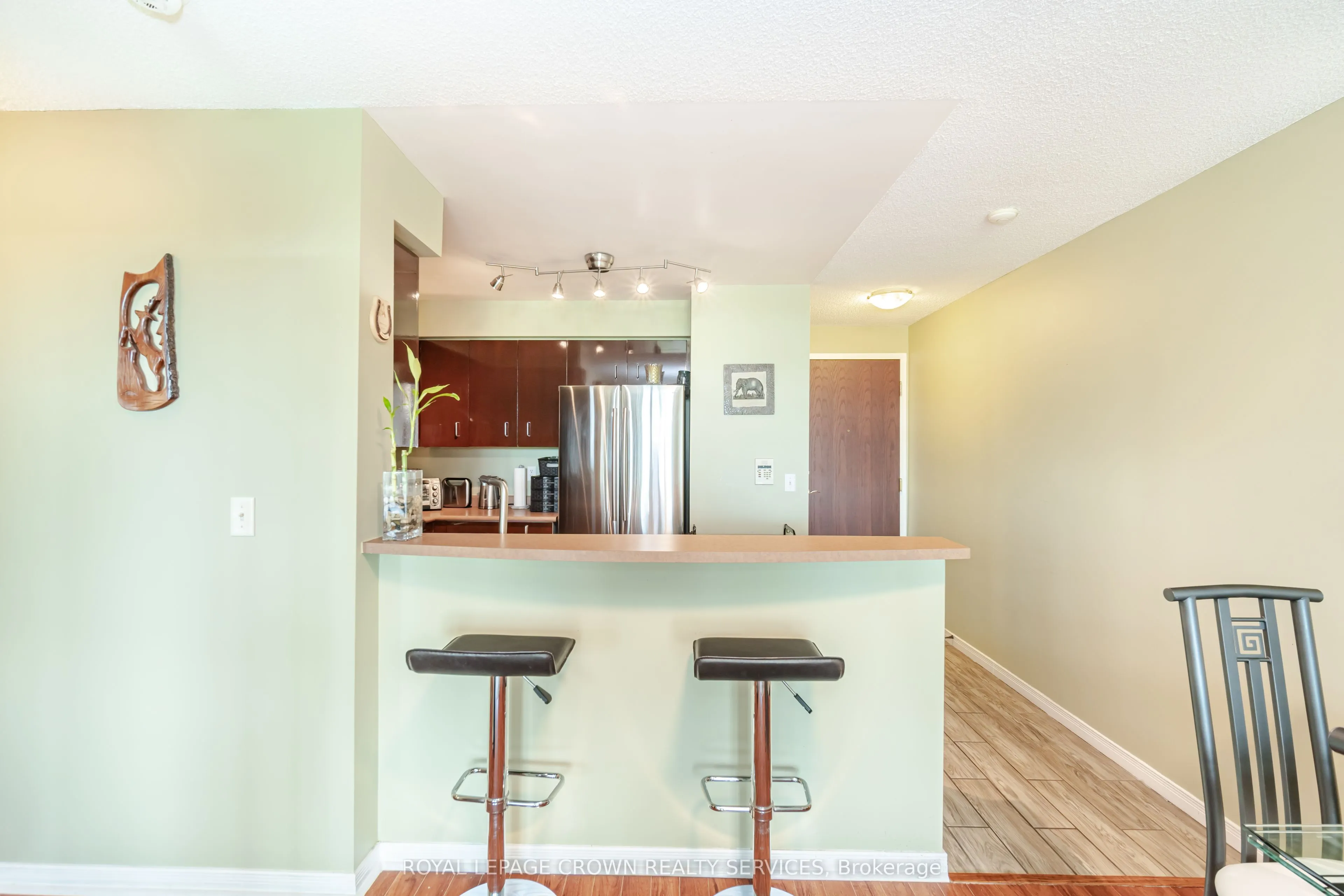 2545 Erin Centre Boulevard, #306