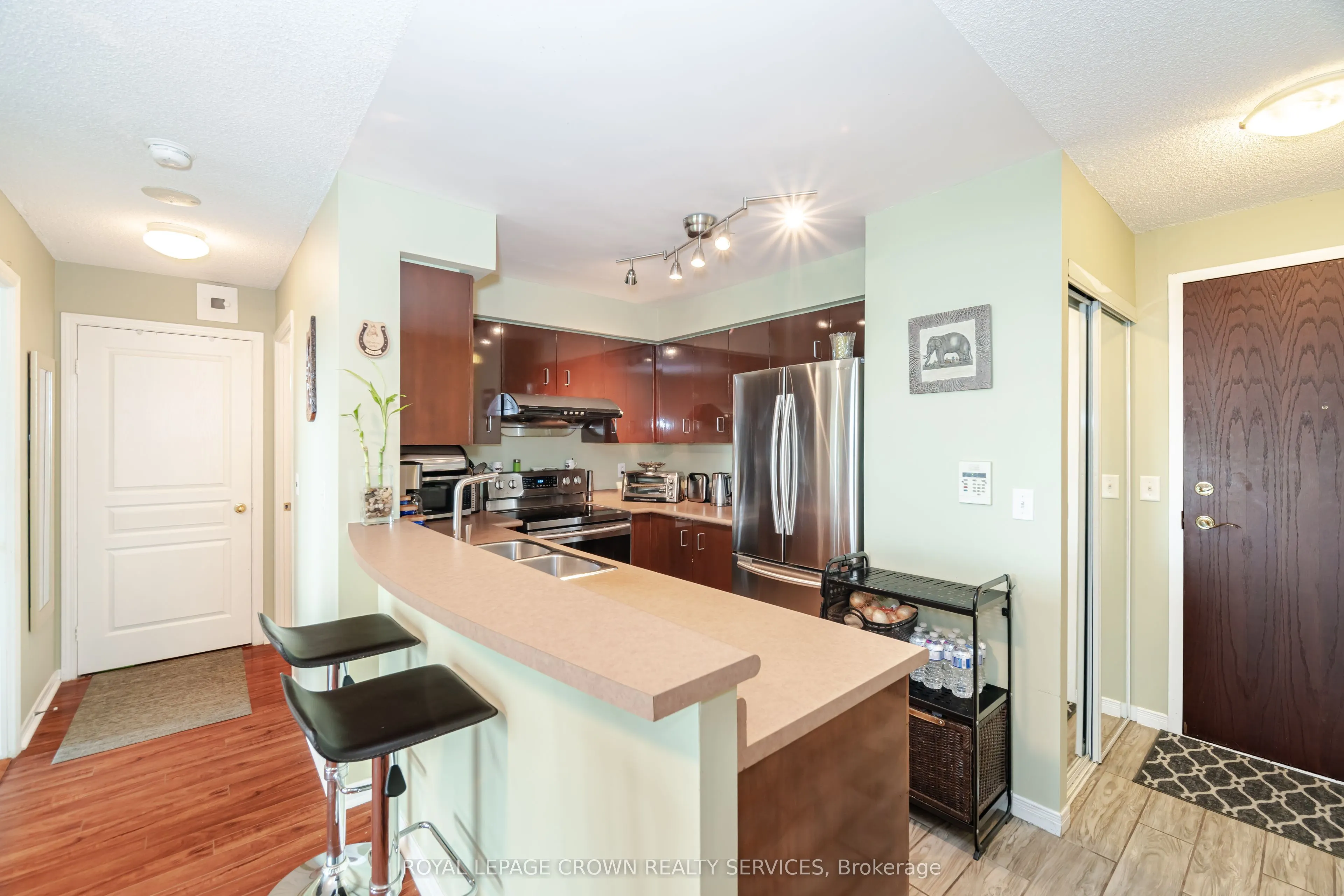 2545 Erin Centre Boulevard, #306