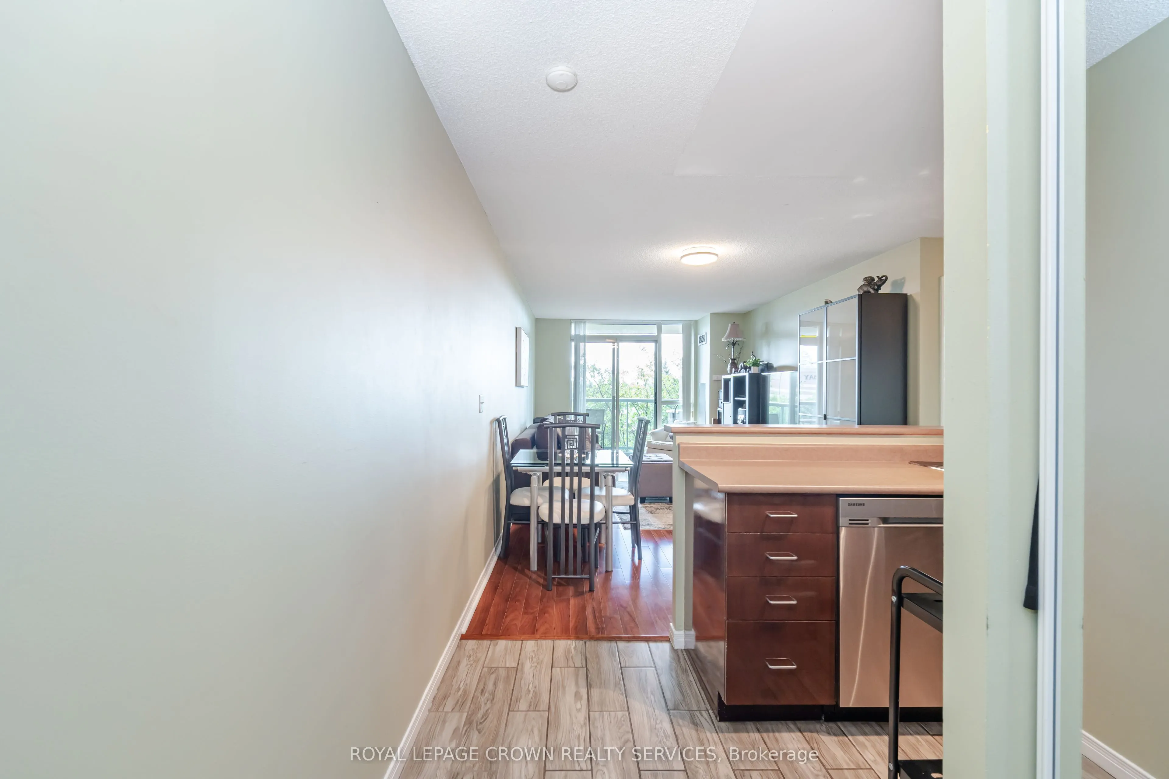 2545 Erin Centre Boulevard, #306