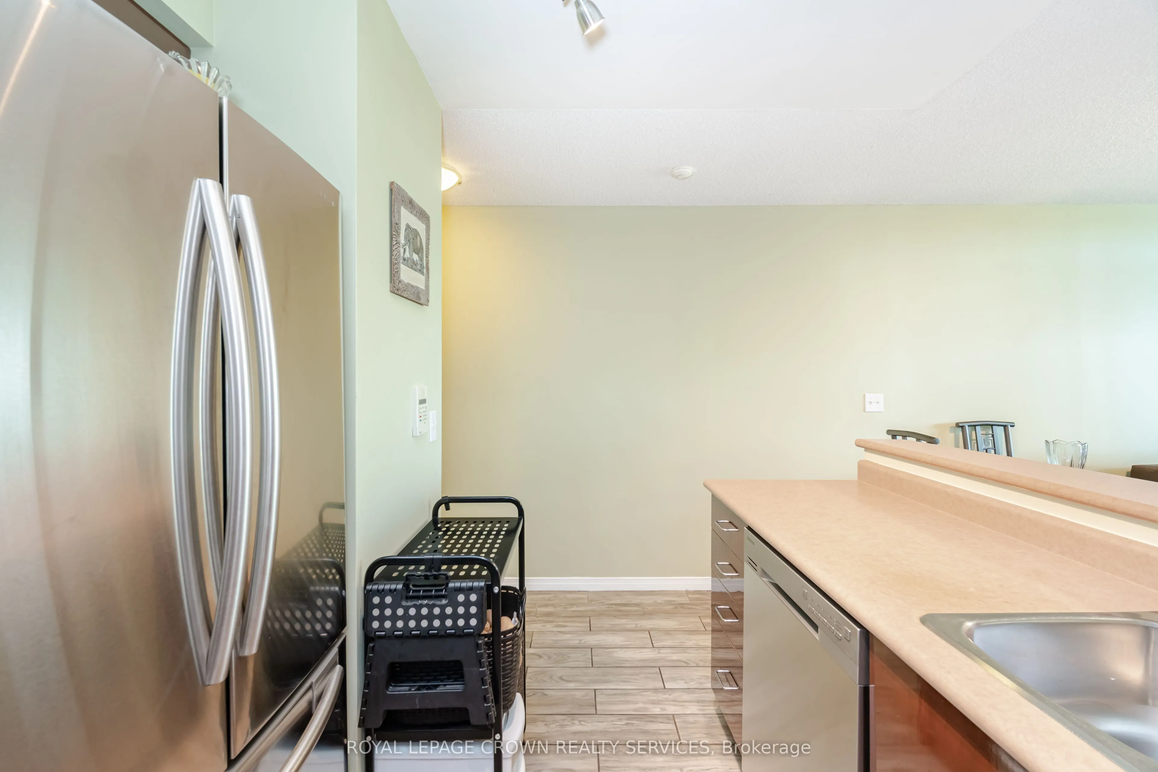 2545 Erin Centre Boulevard, #306