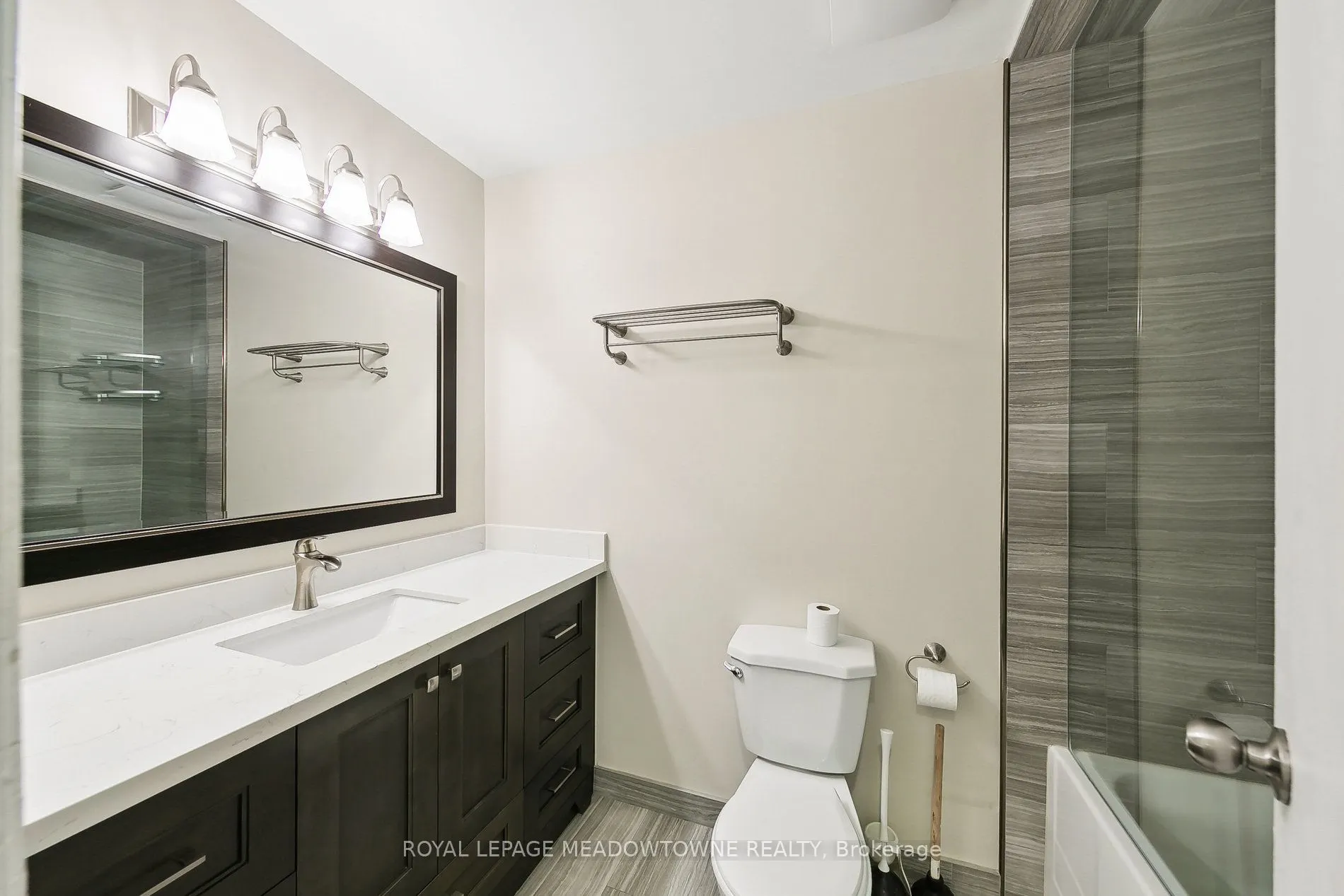 11 Juniper Crescent, #Upper
