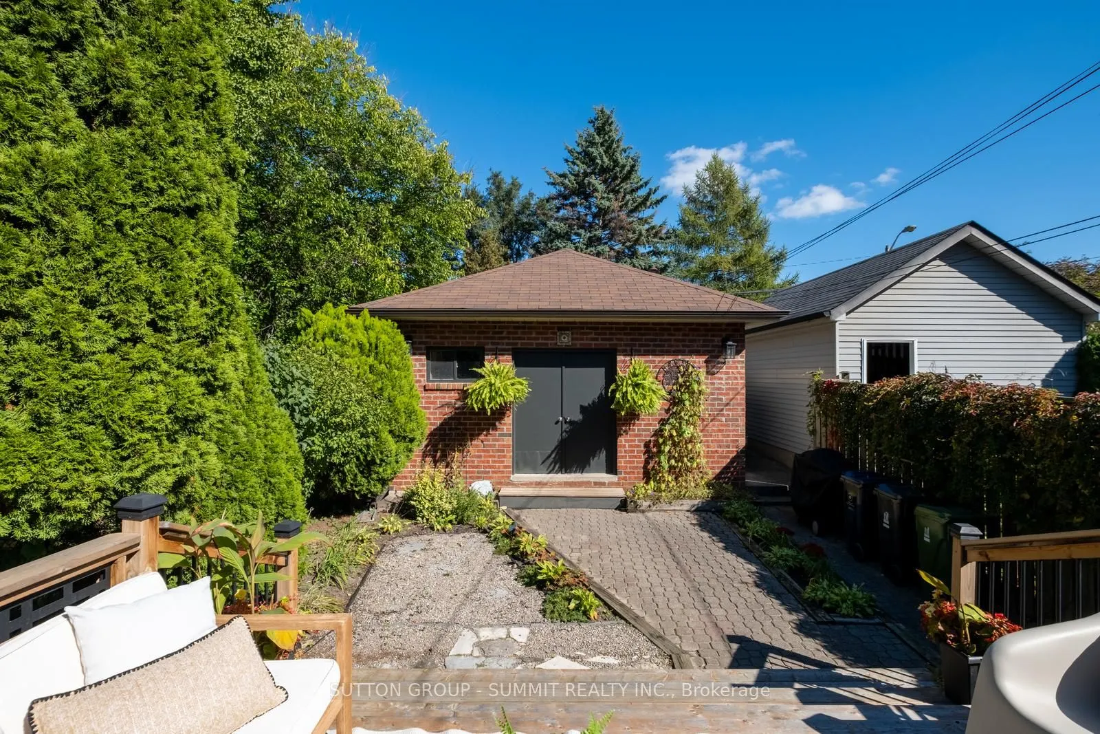 157 HUMBERCREST Boulevard