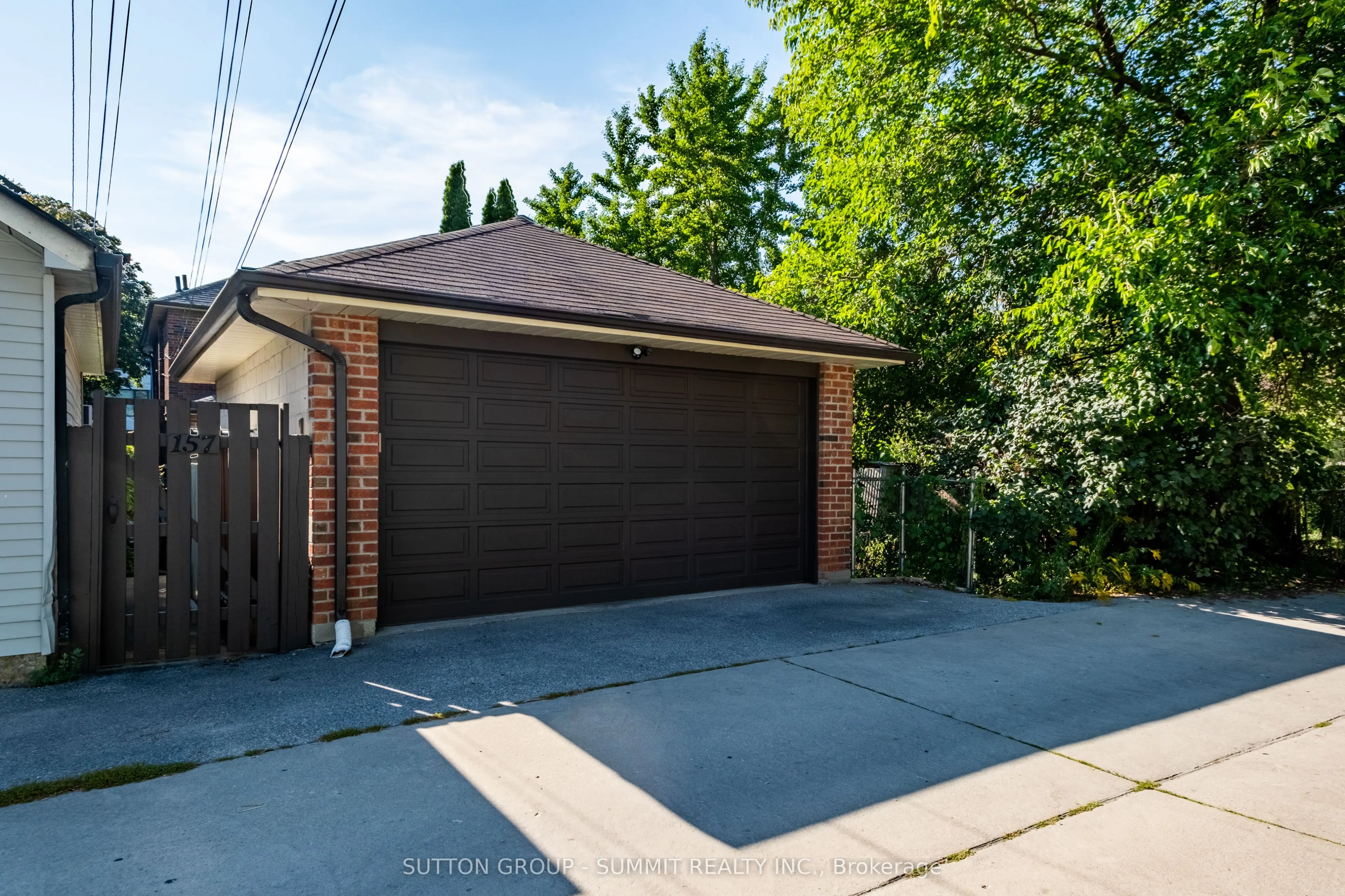 157 HUMBERCREST Boulevard