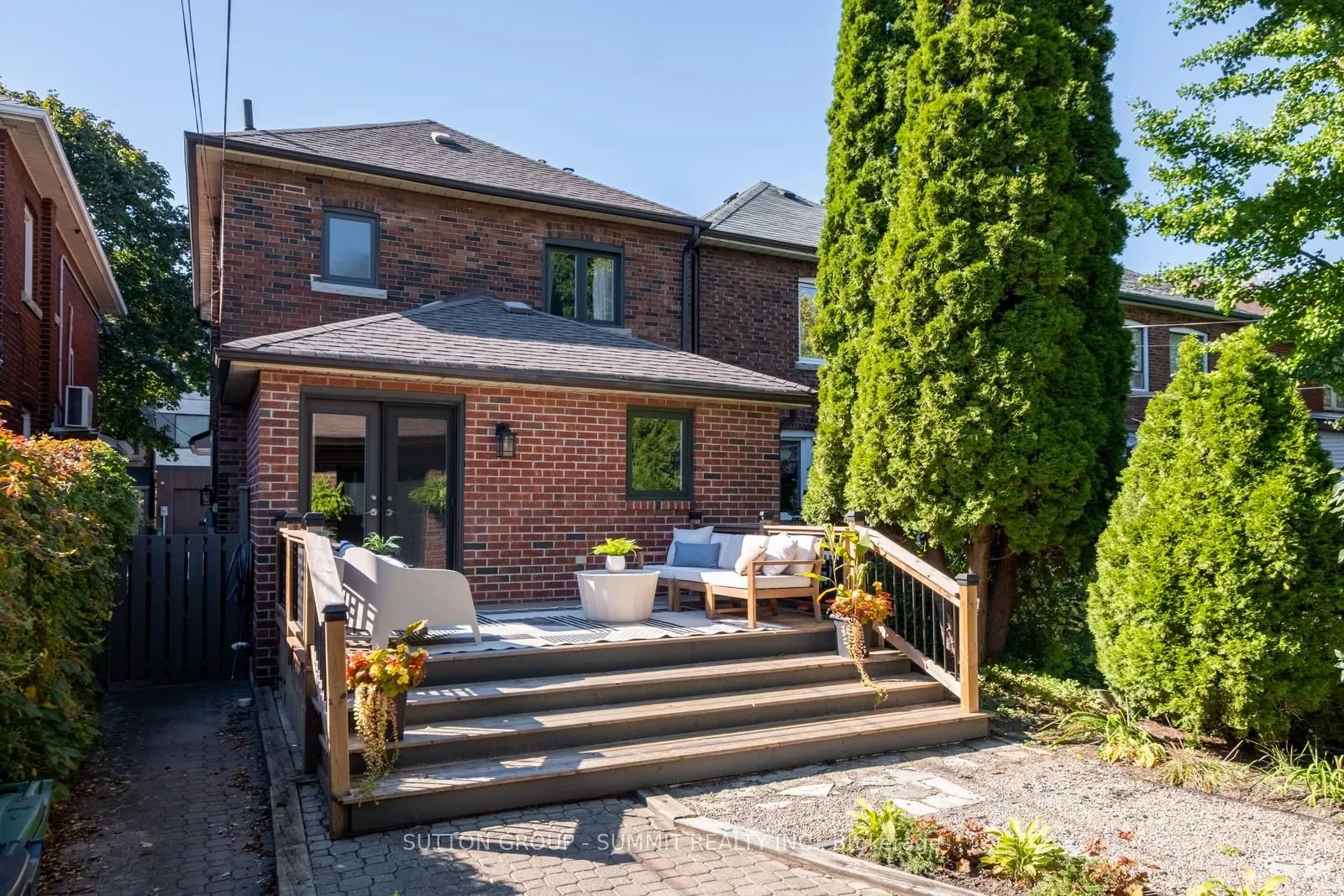 157 HUMBERCREST Boulevard