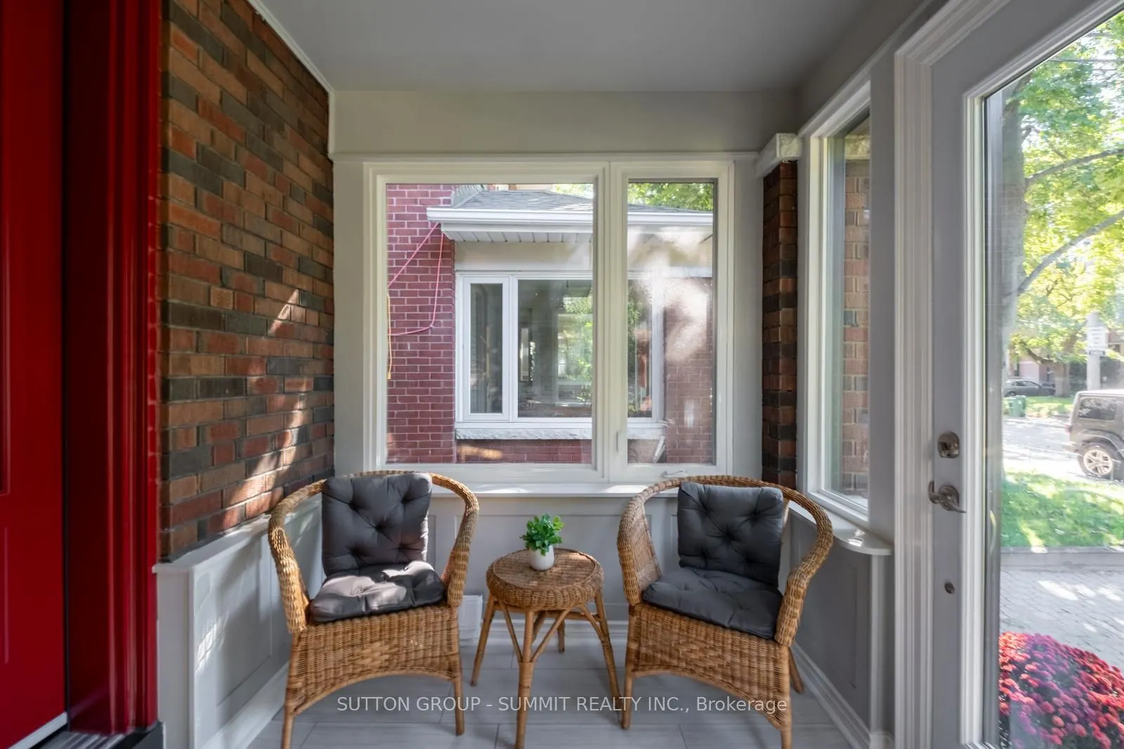 157 HUMBERCREST Boulevard