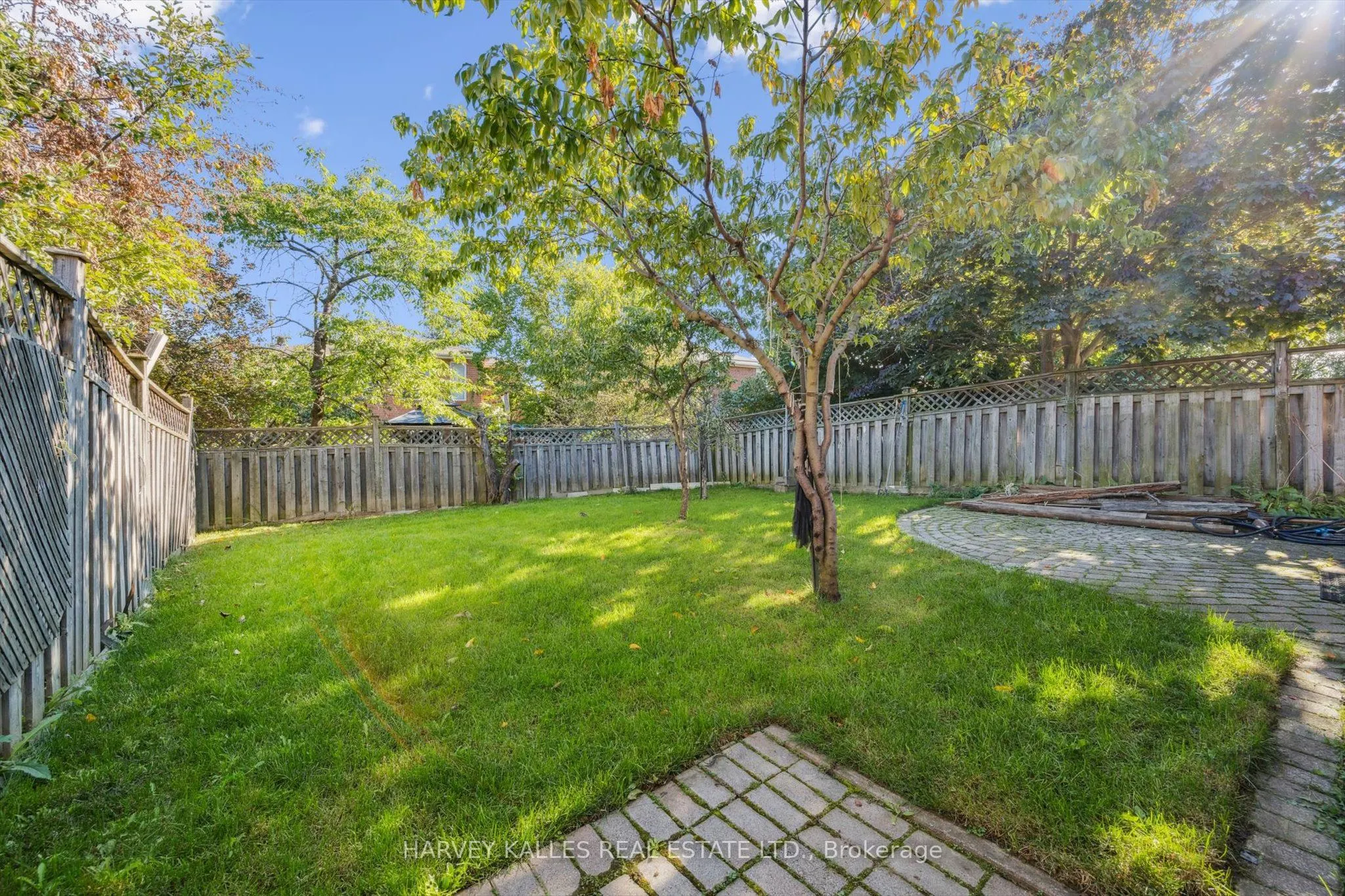 3932 Rushton Crescent