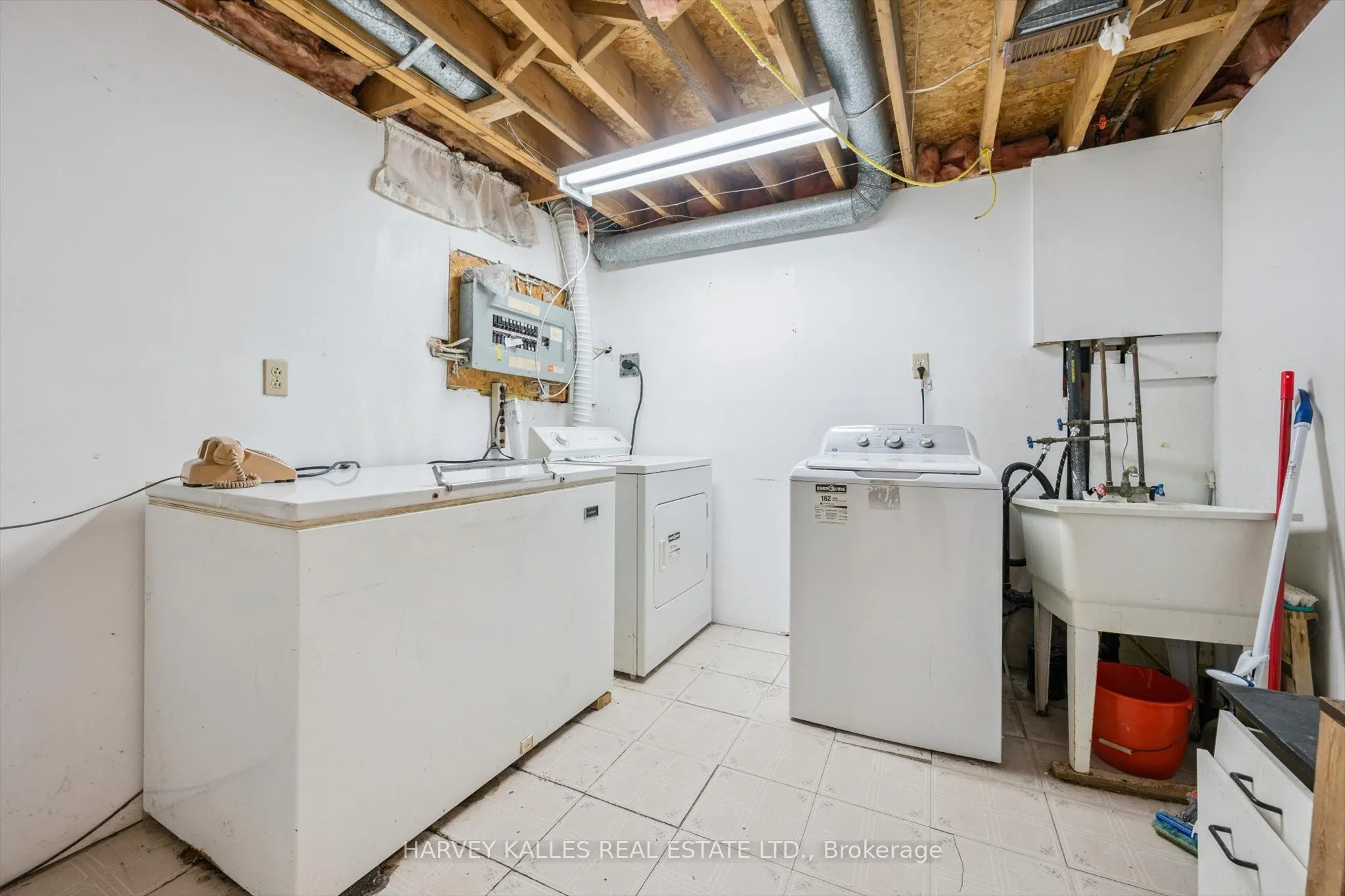 3932 Rushton Crescent