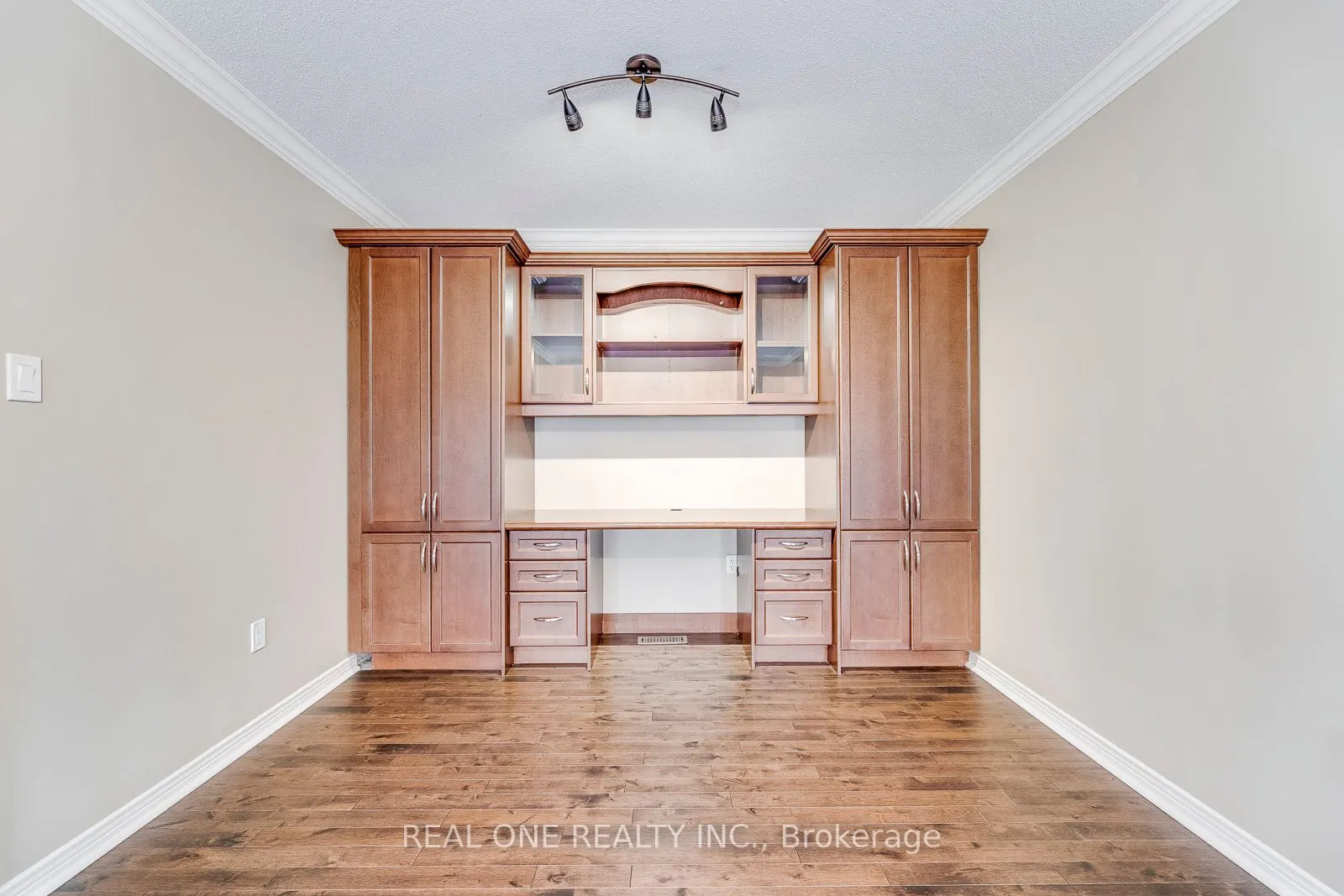 4162 Judson Common