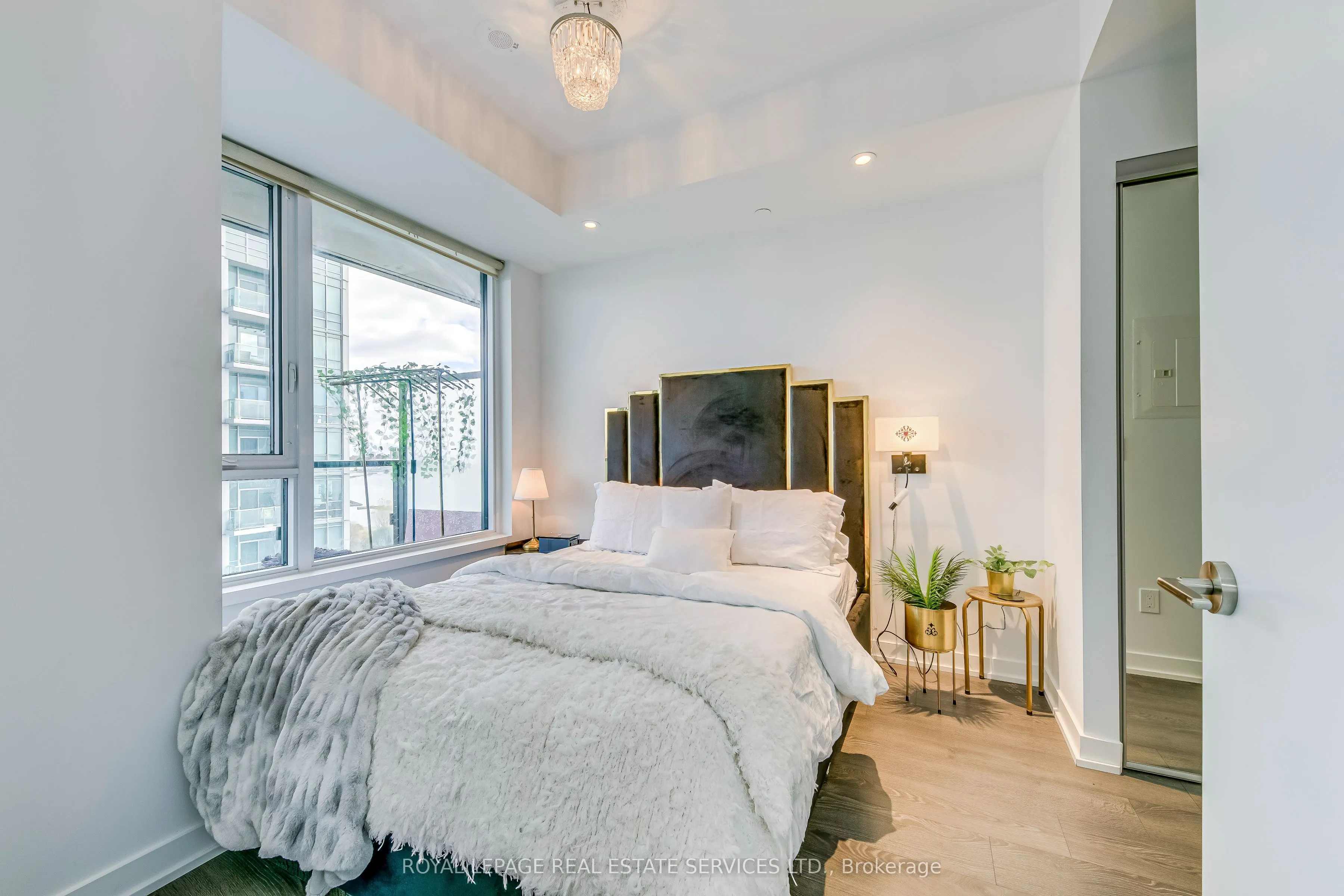 1926 Lake Shore Boulevard W, #1805
