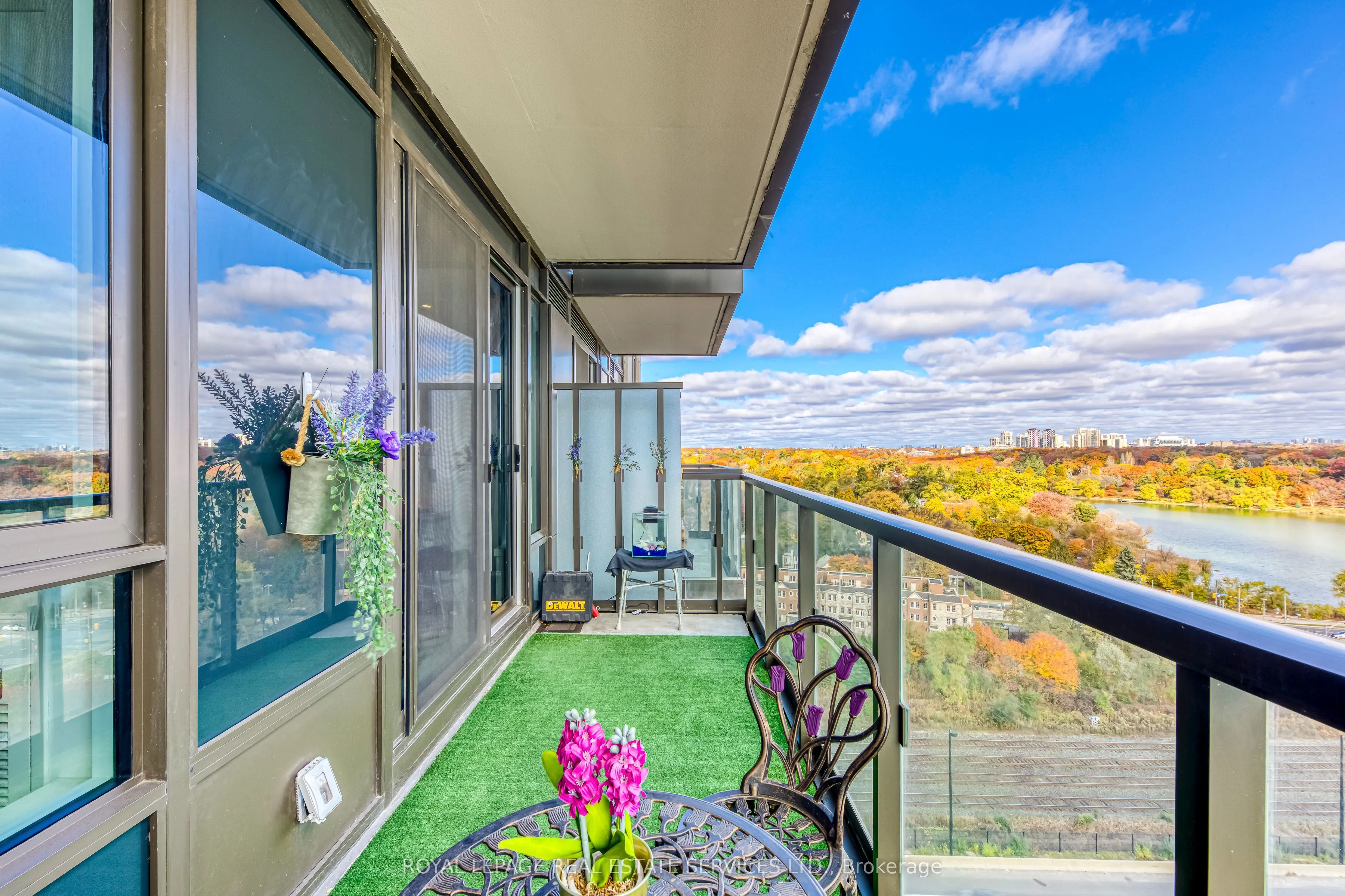 1926 Lake Shore Boulevard W, #1805