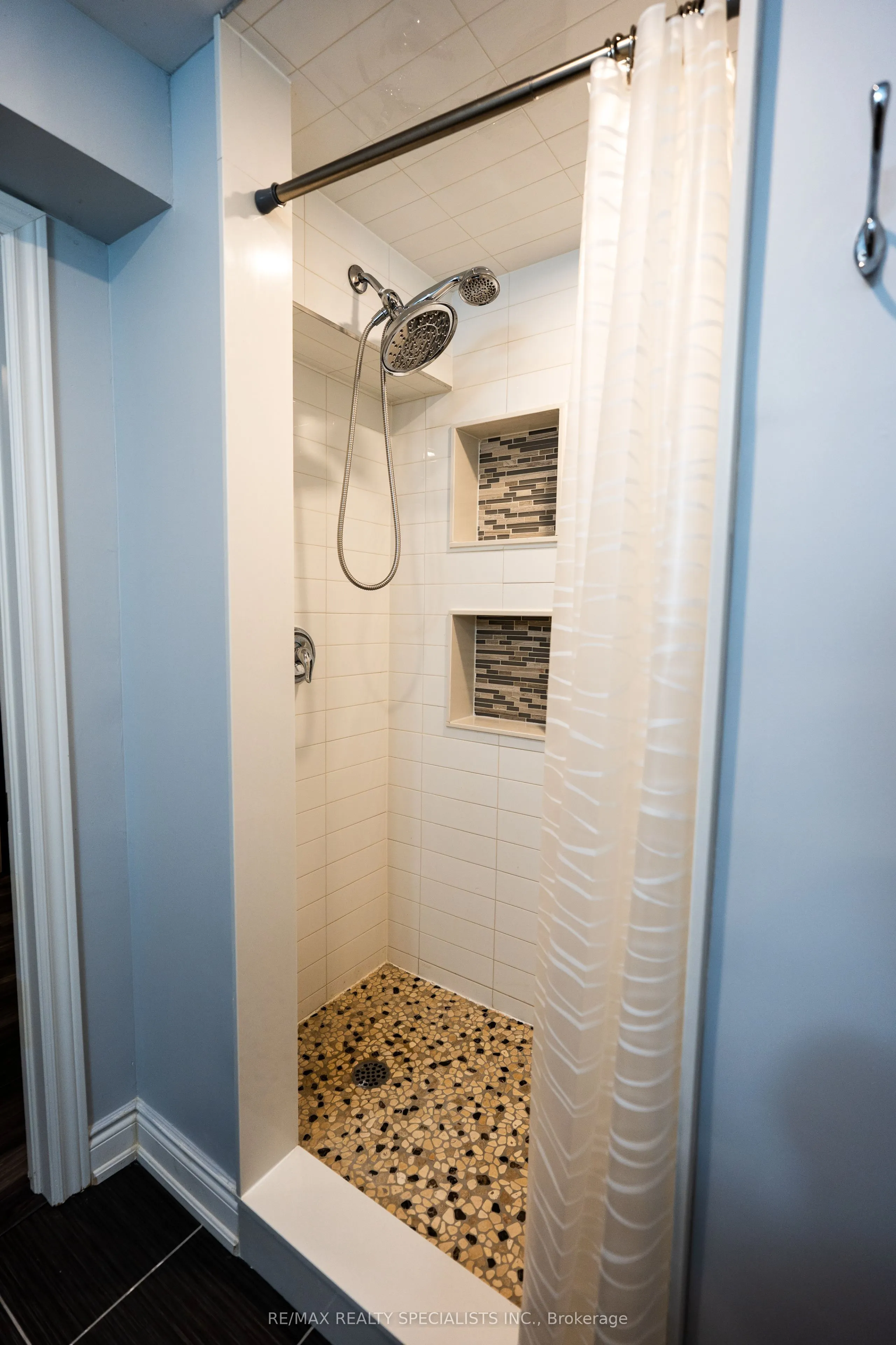 3455 Cherrington Crescent