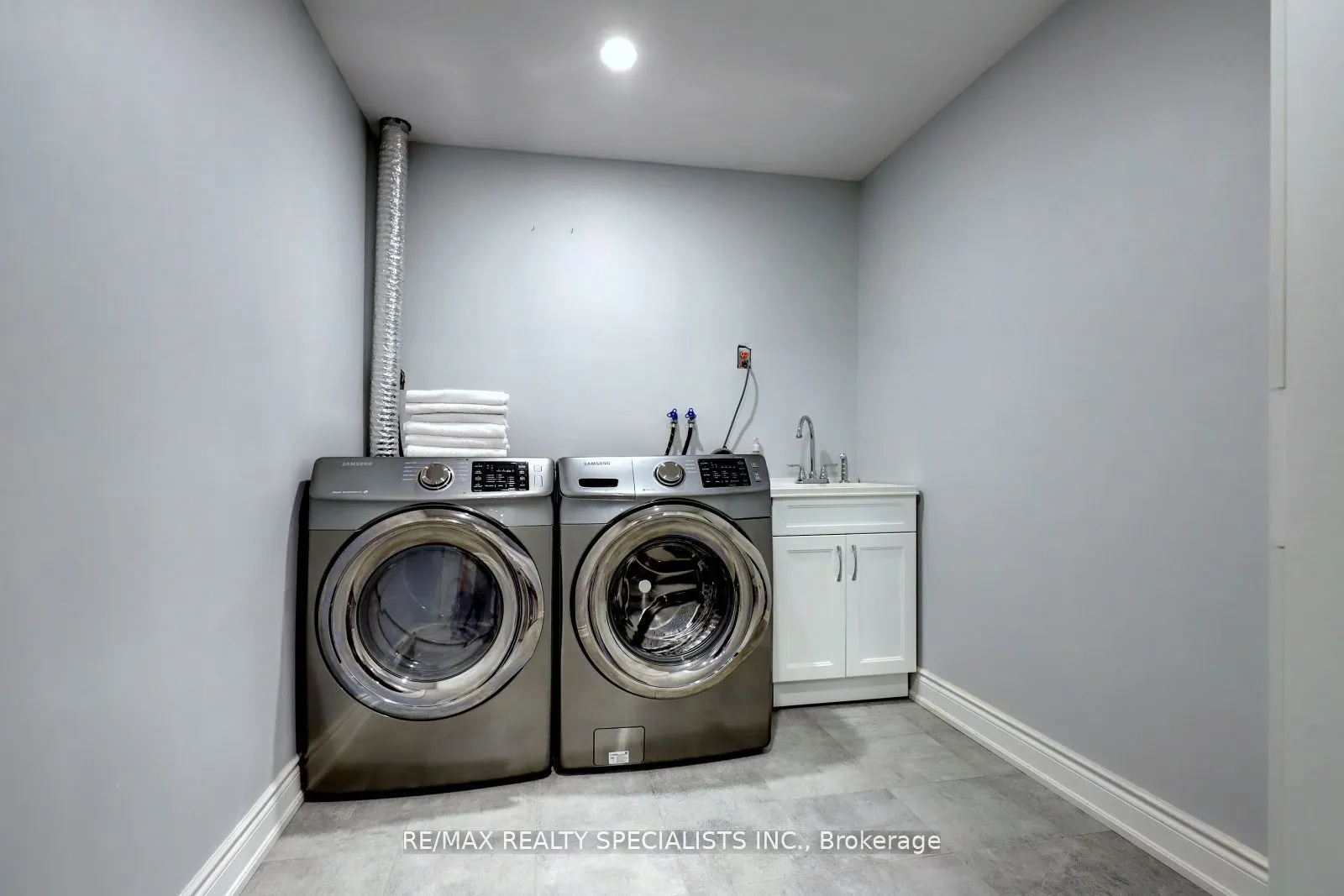 3455 Cherrington Crescent