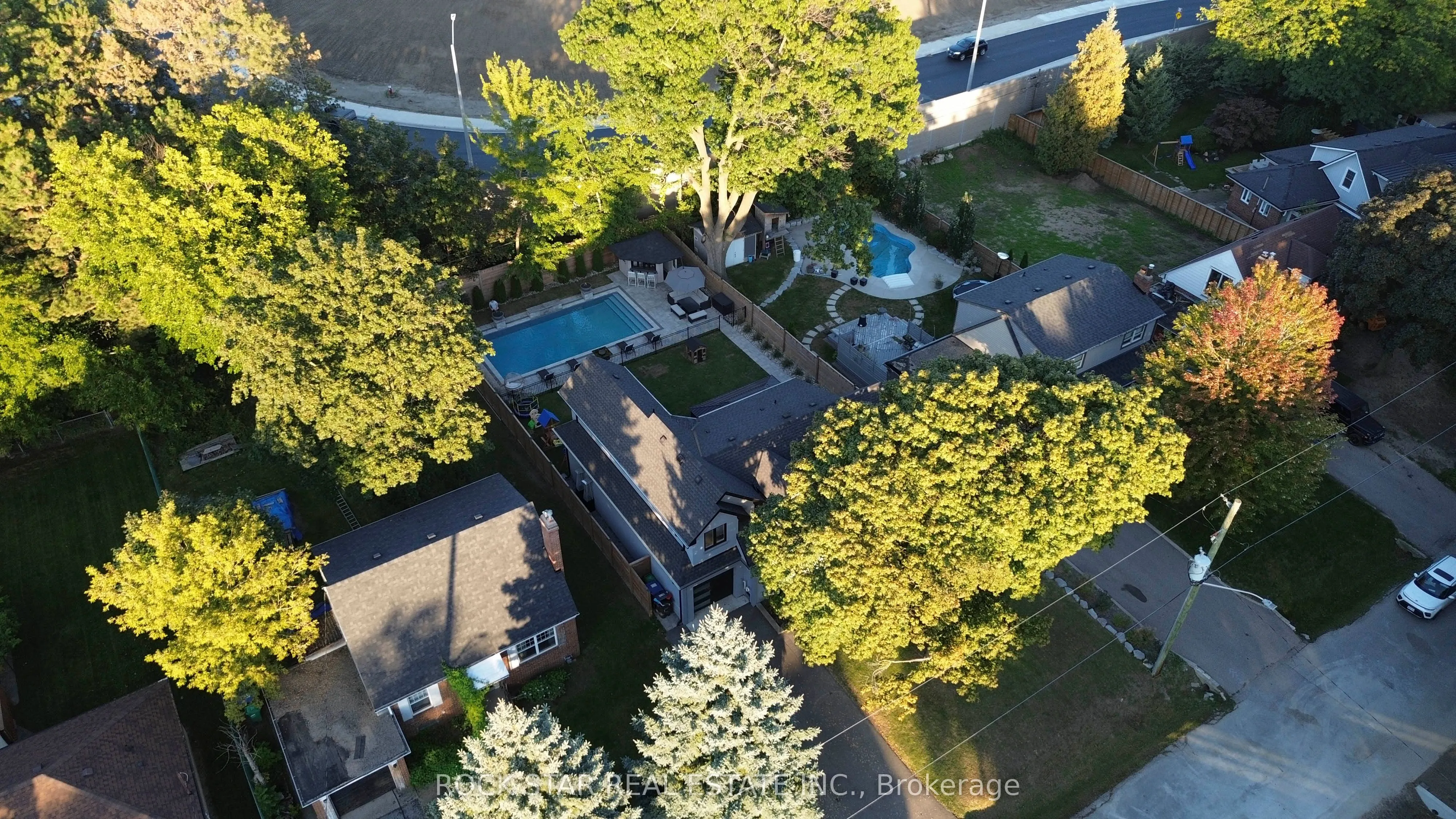 2055 Courtland Crescent
