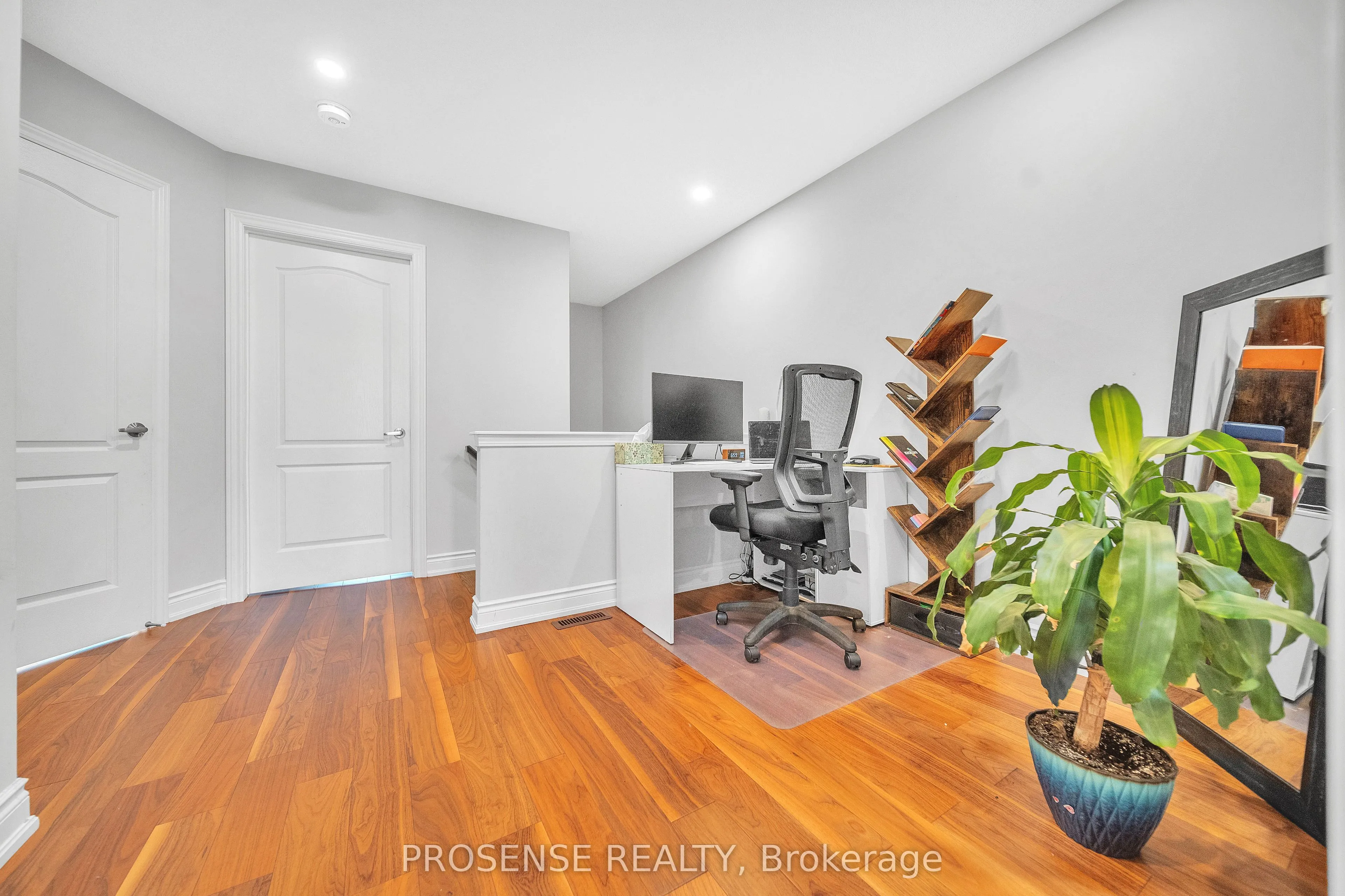 3163 Pearwood Place