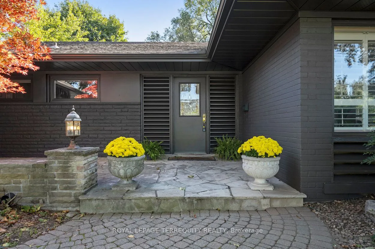 416 The Kingsway