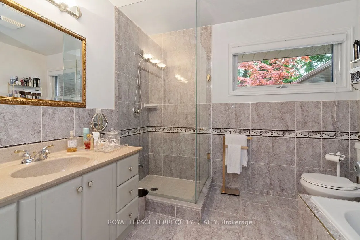416 The Kingsway