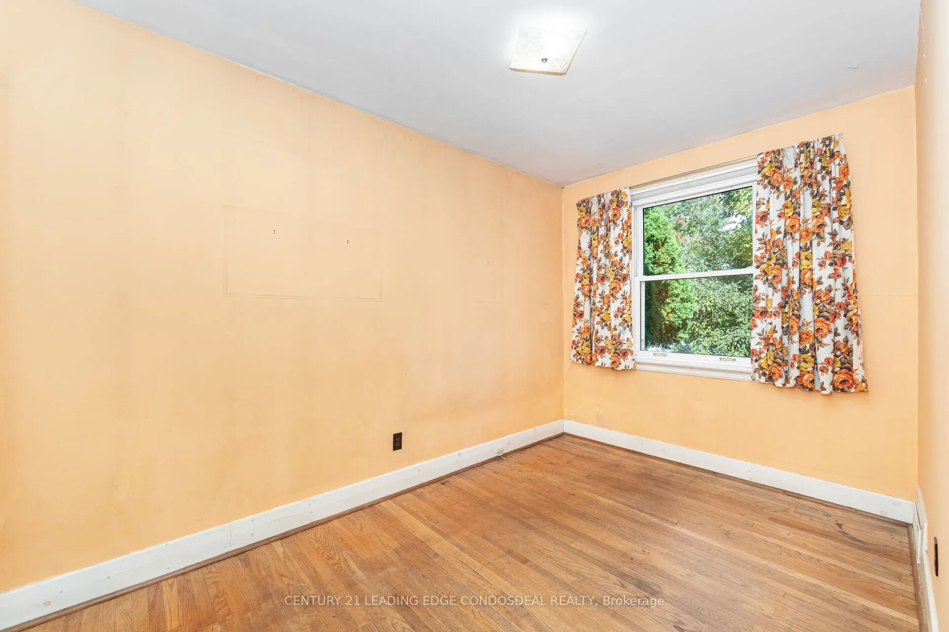 621 Roding Street