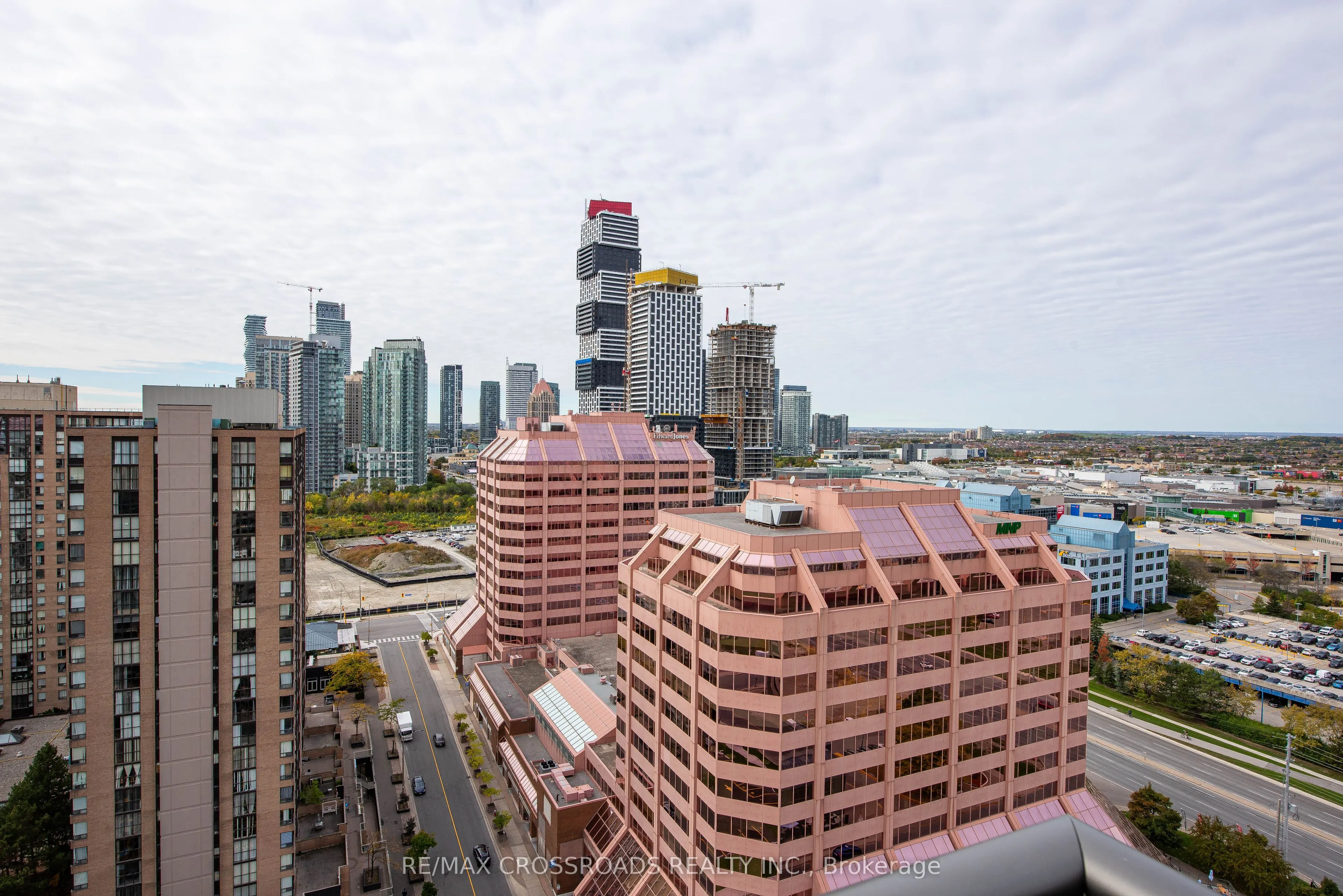 208 Enfield Place, #2708
