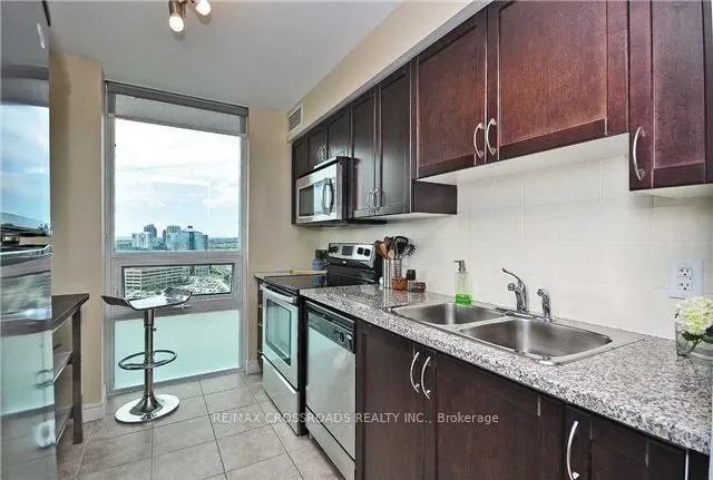 208 Enfield Place, #2708