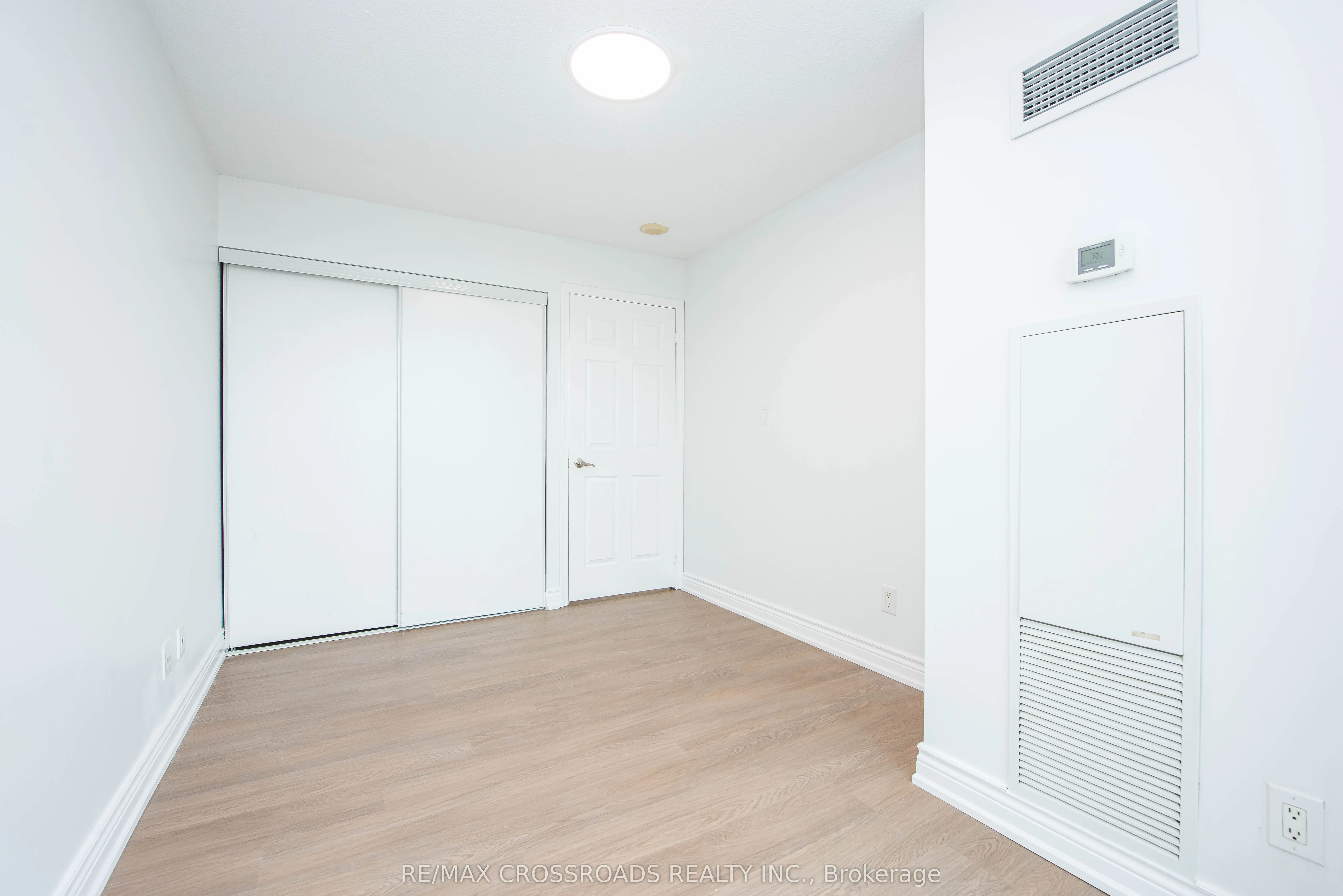208 Enfield Place, #2708