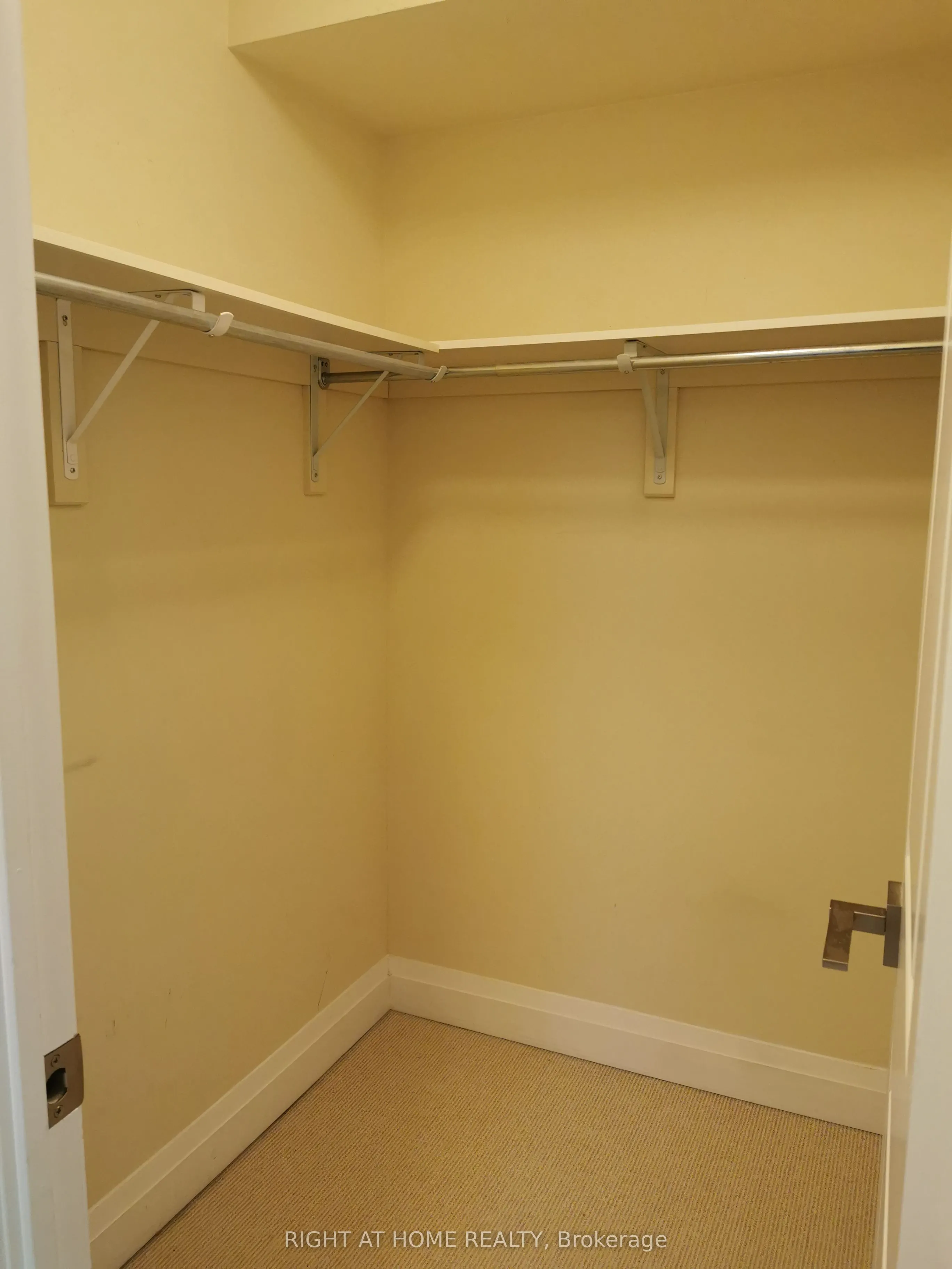55 De Boers Drive, #707