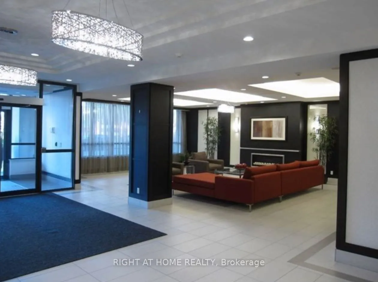 55 De Boers Drive, #707