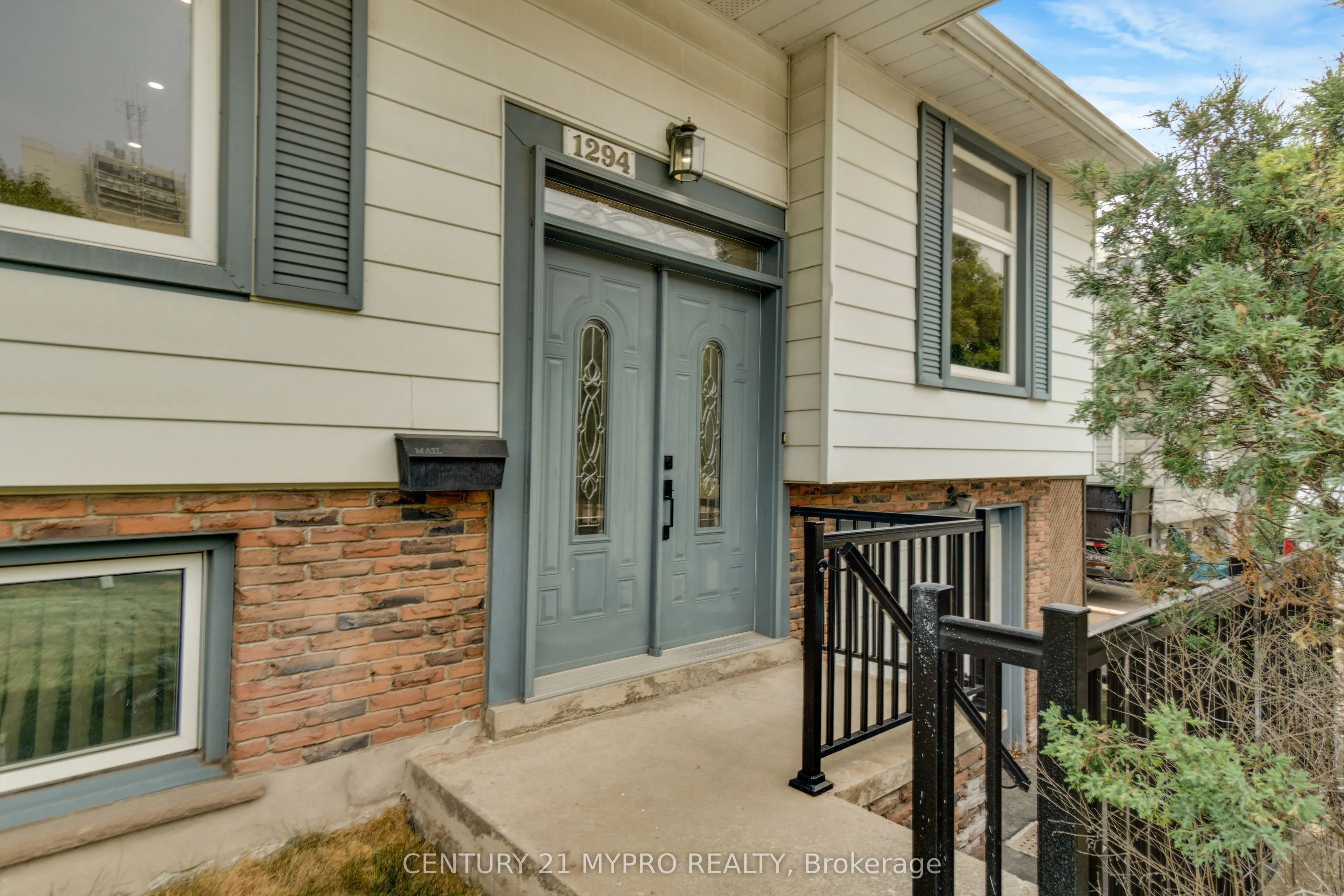 1294 Forest Hill