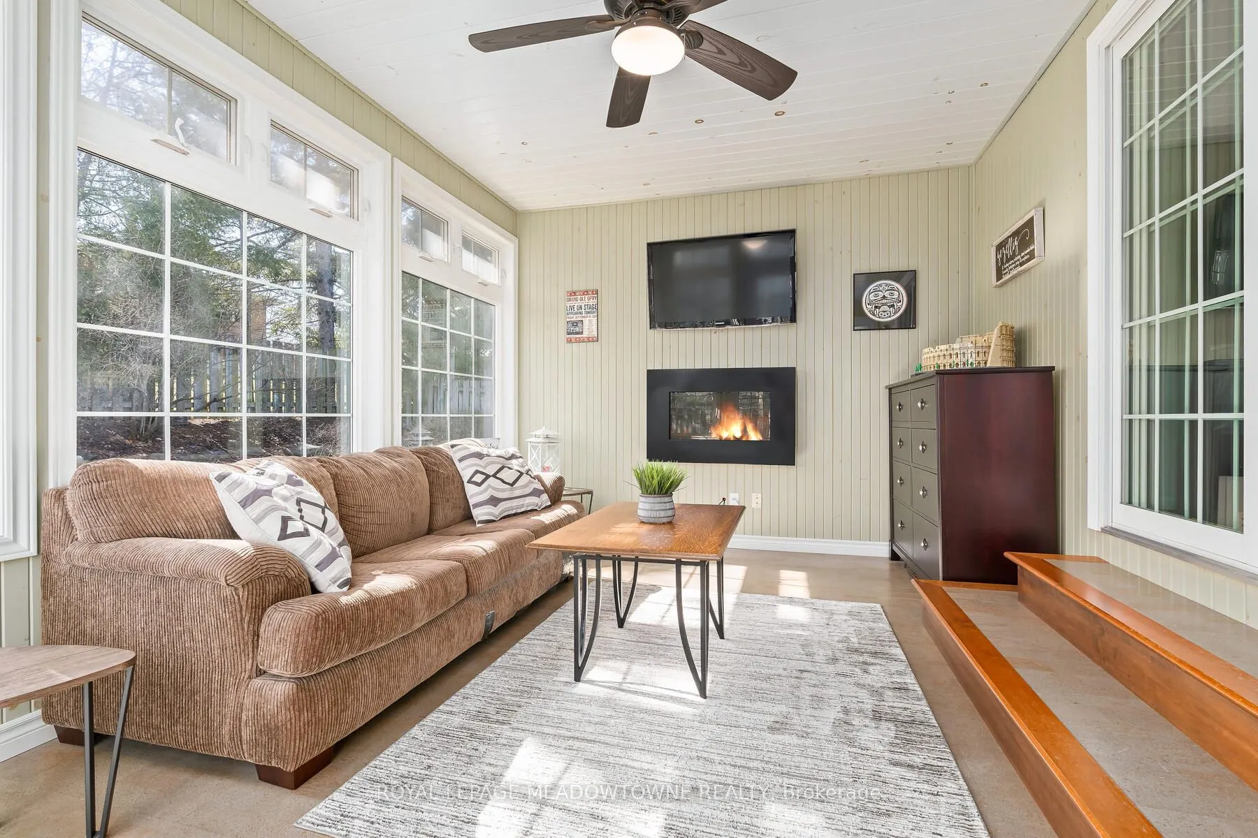 32 Joycelyn Crescent