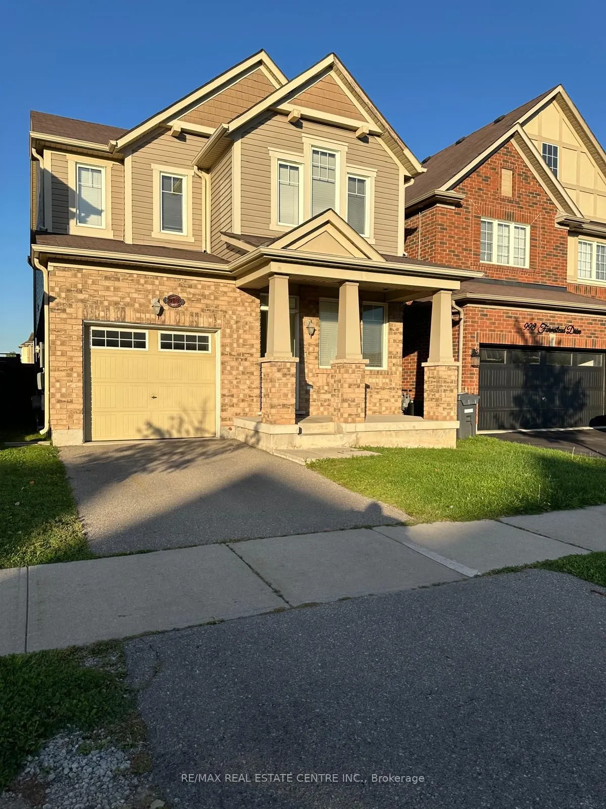 989 Farmstead Drive