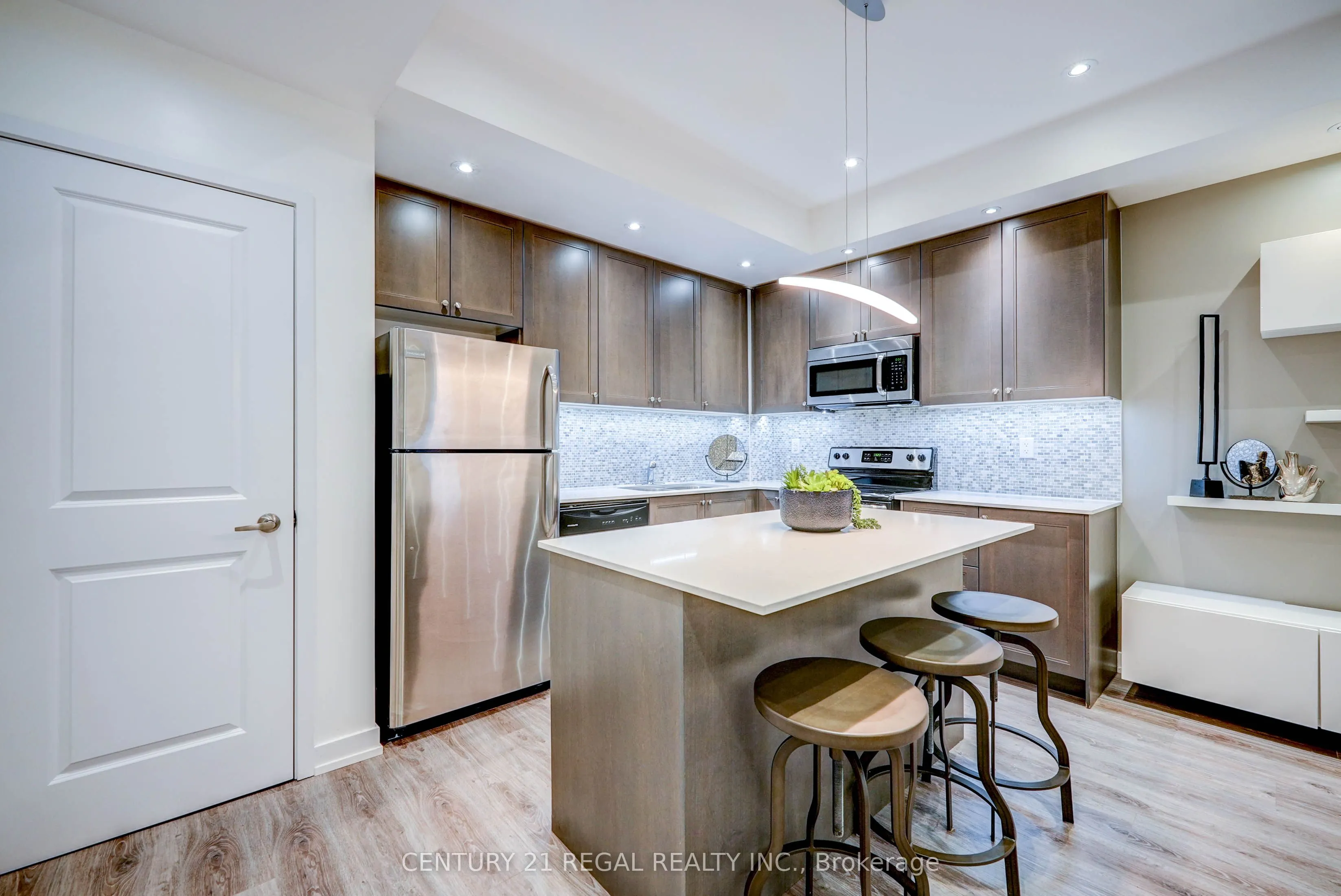867 Wilson Avenue, #5B