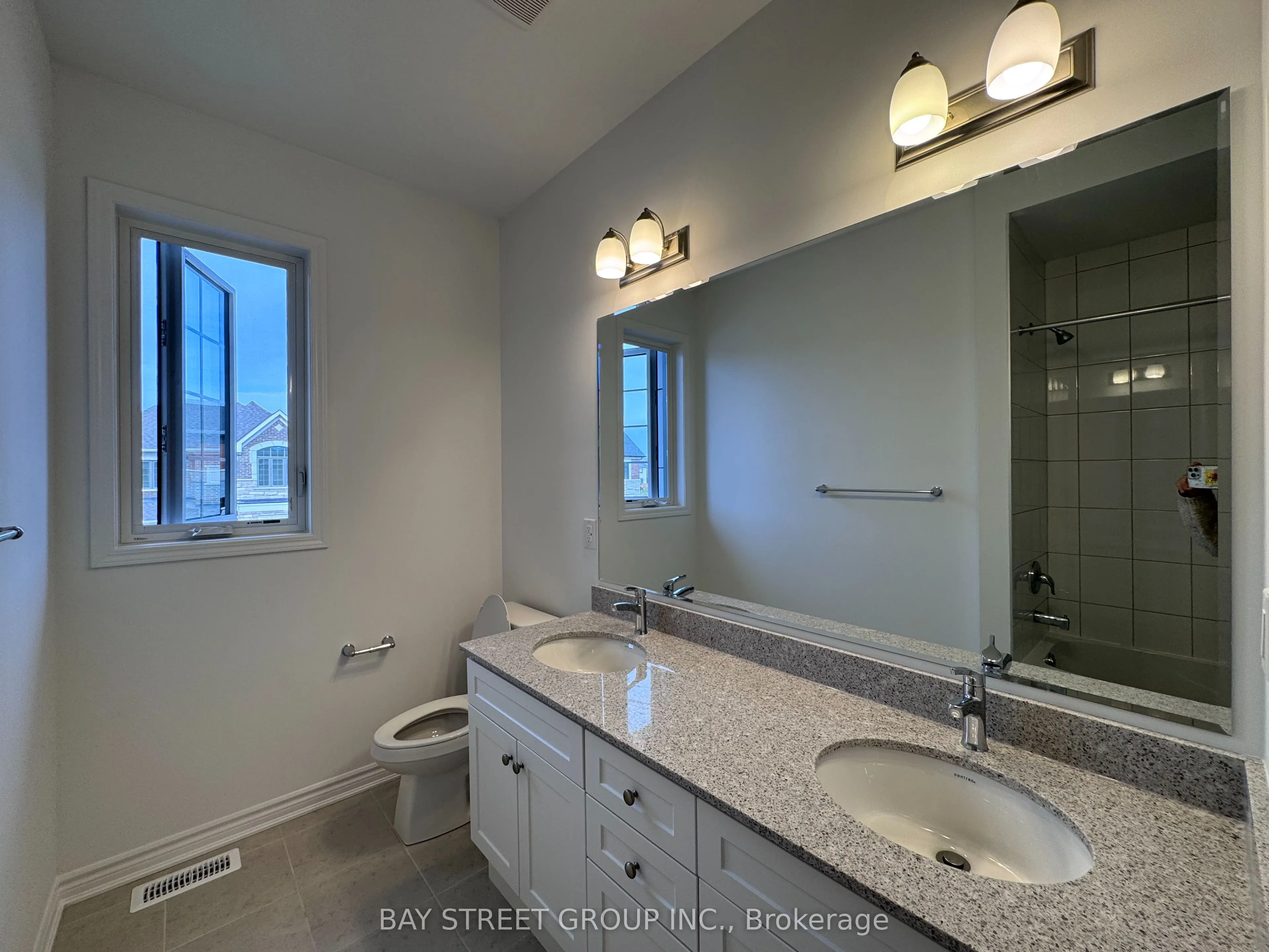 1508 Rothbury Cres Crescent