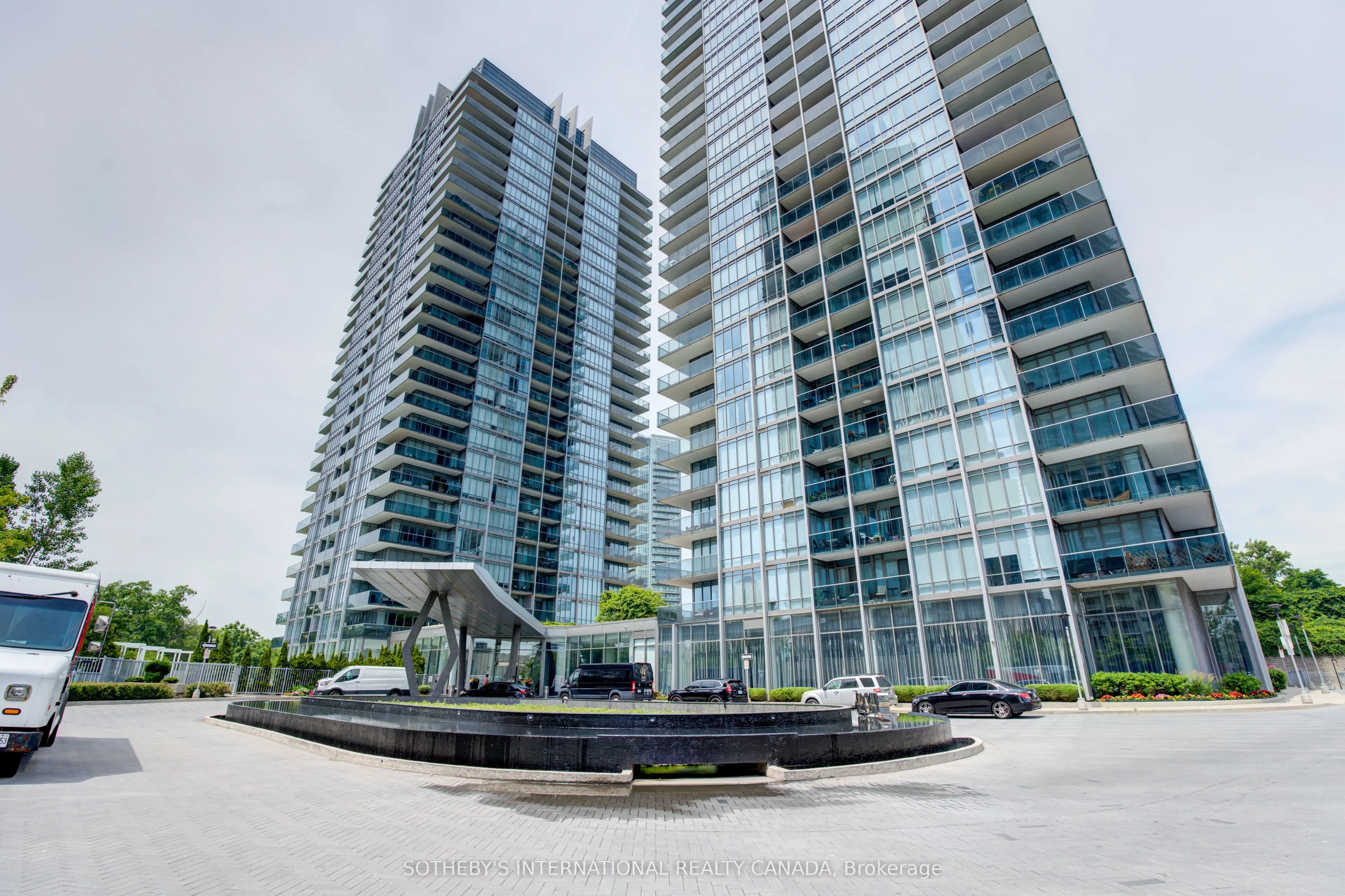 90 Park Lawn Road, #805