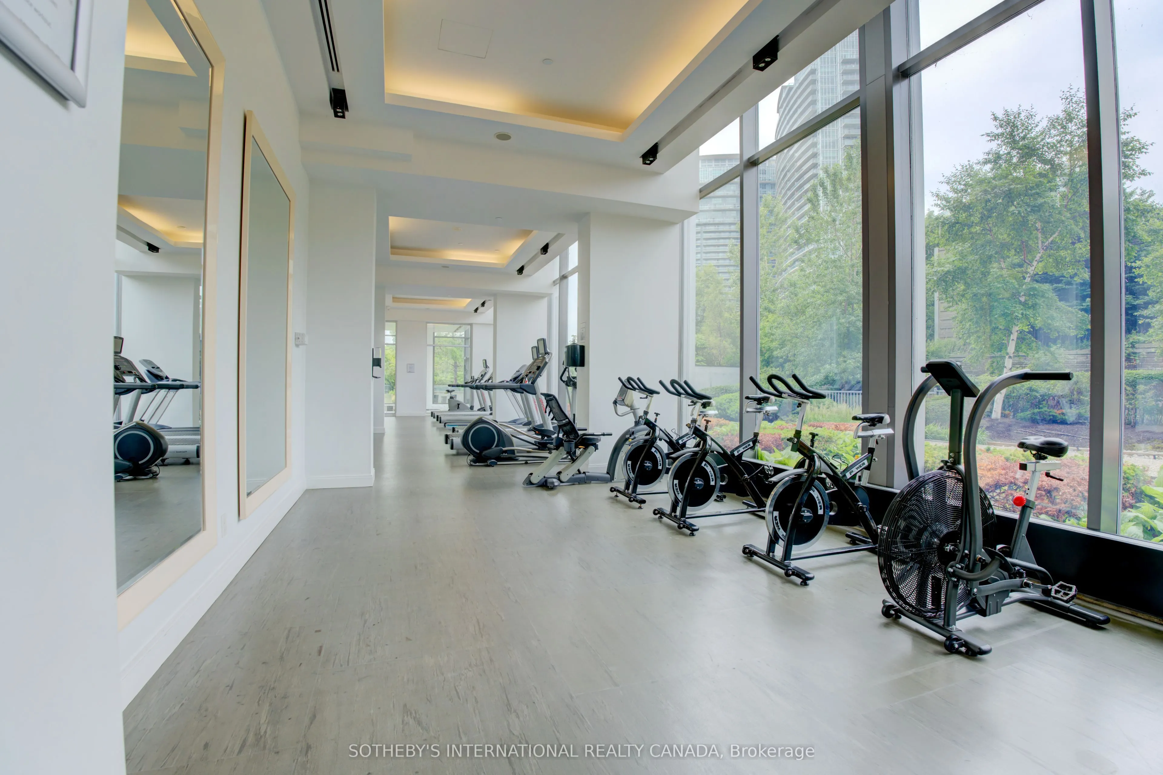 90 Park Lawn Road, #805