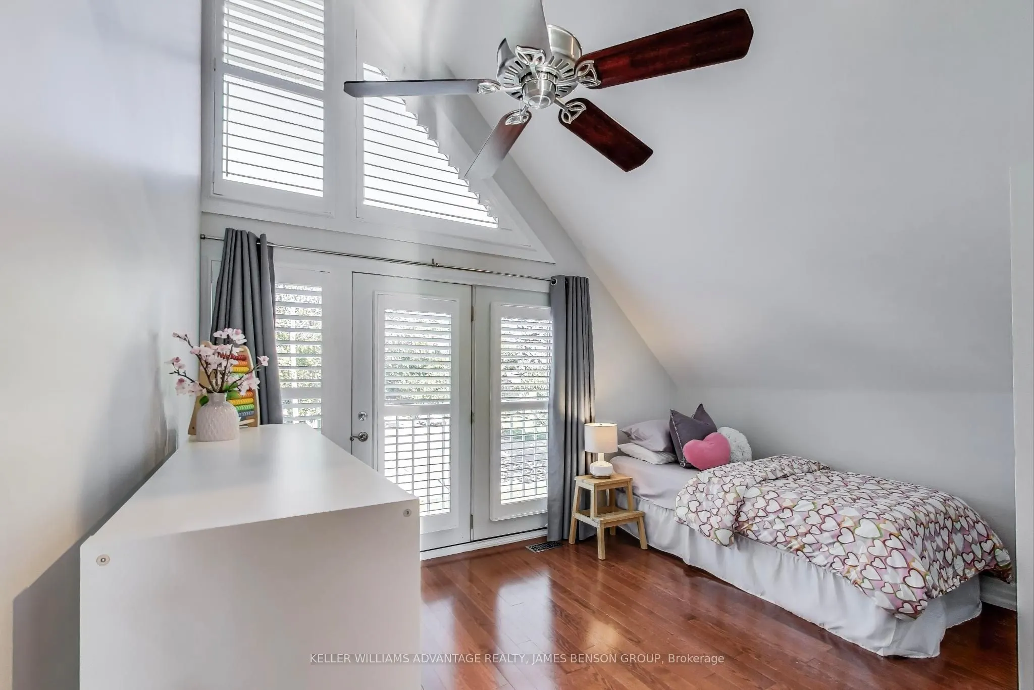 1188 Mineola Gardens