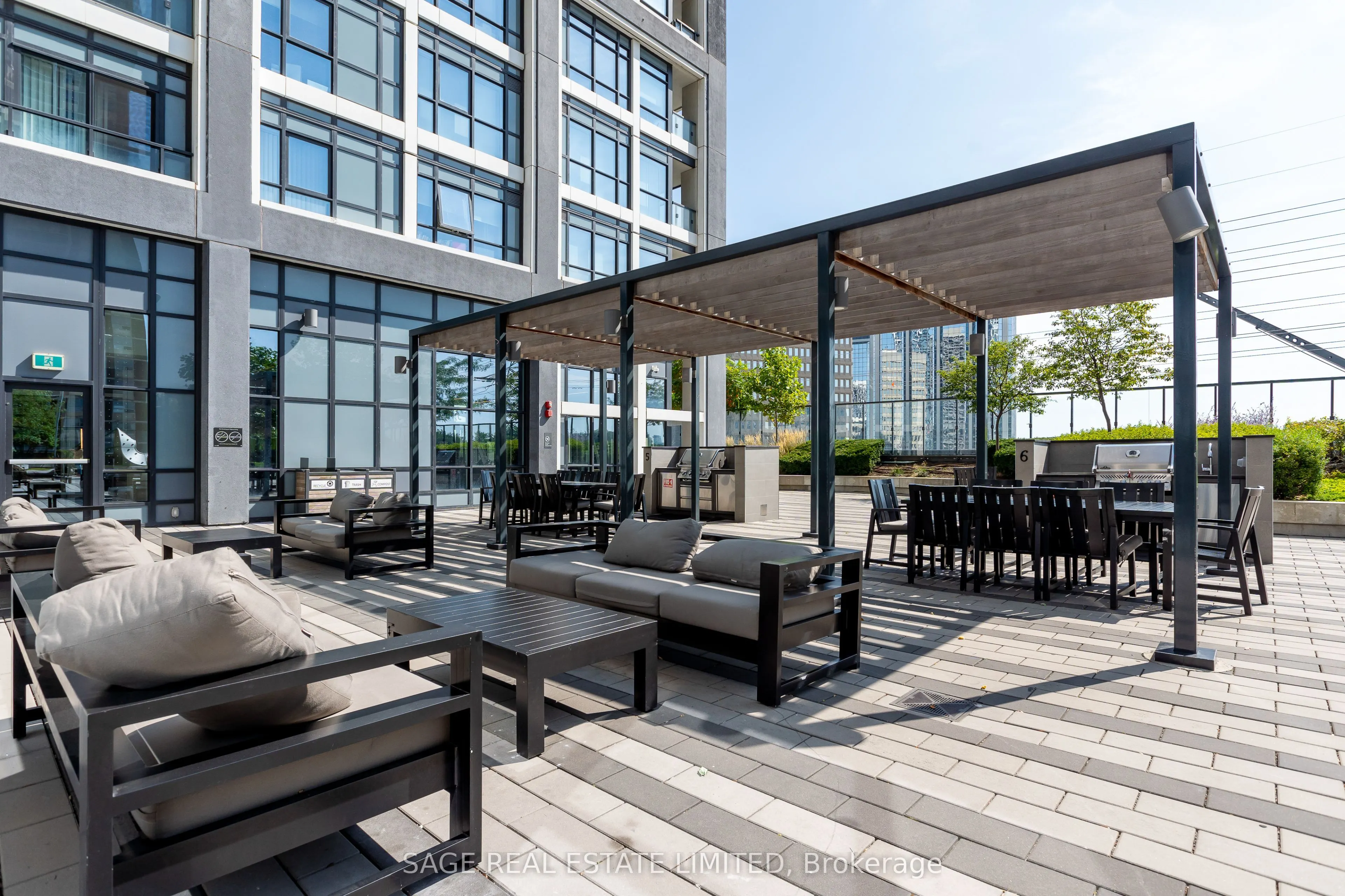 9 Mabelle Avenue, #1423