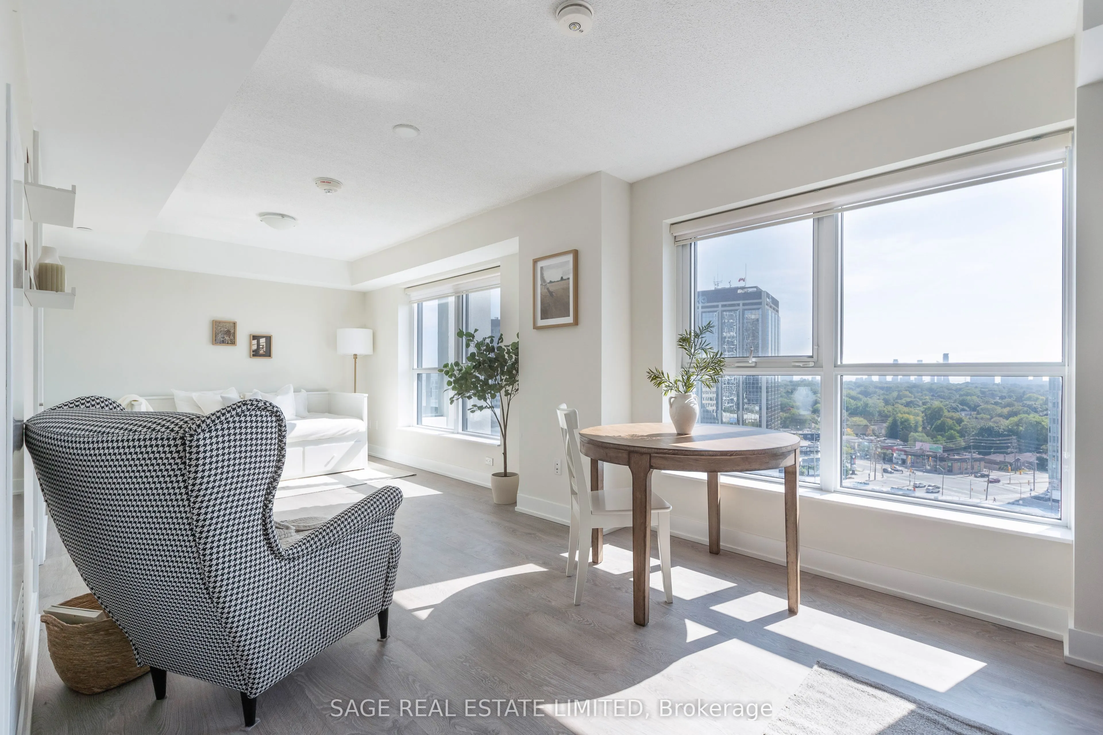 9 Mabelle Avenue, #1423