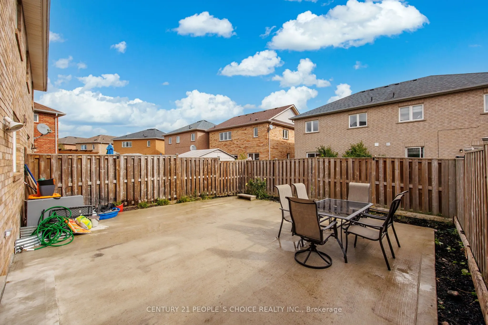25 Trumpet Valley Boulevard
