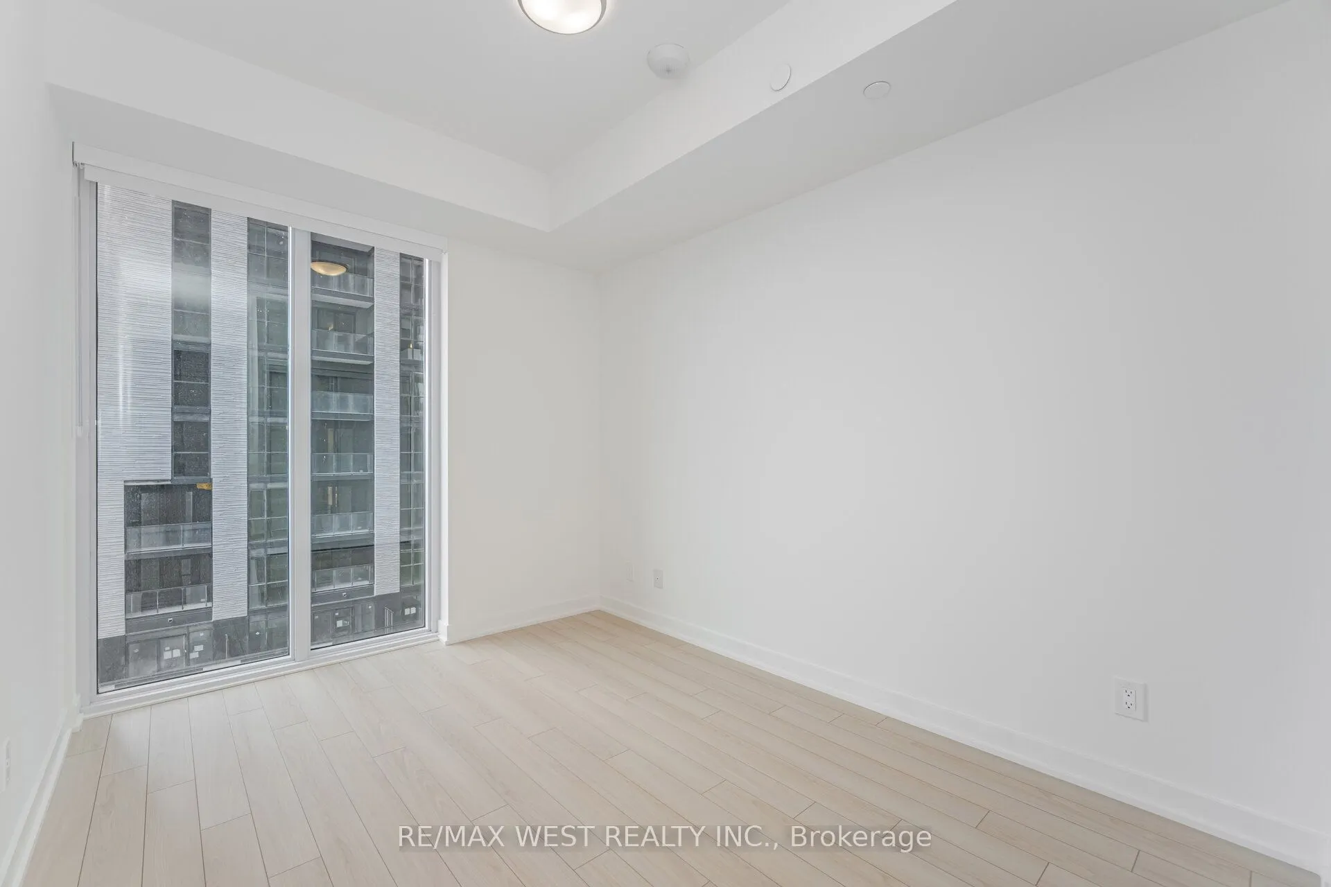 3079 Trafalgar Road, #610