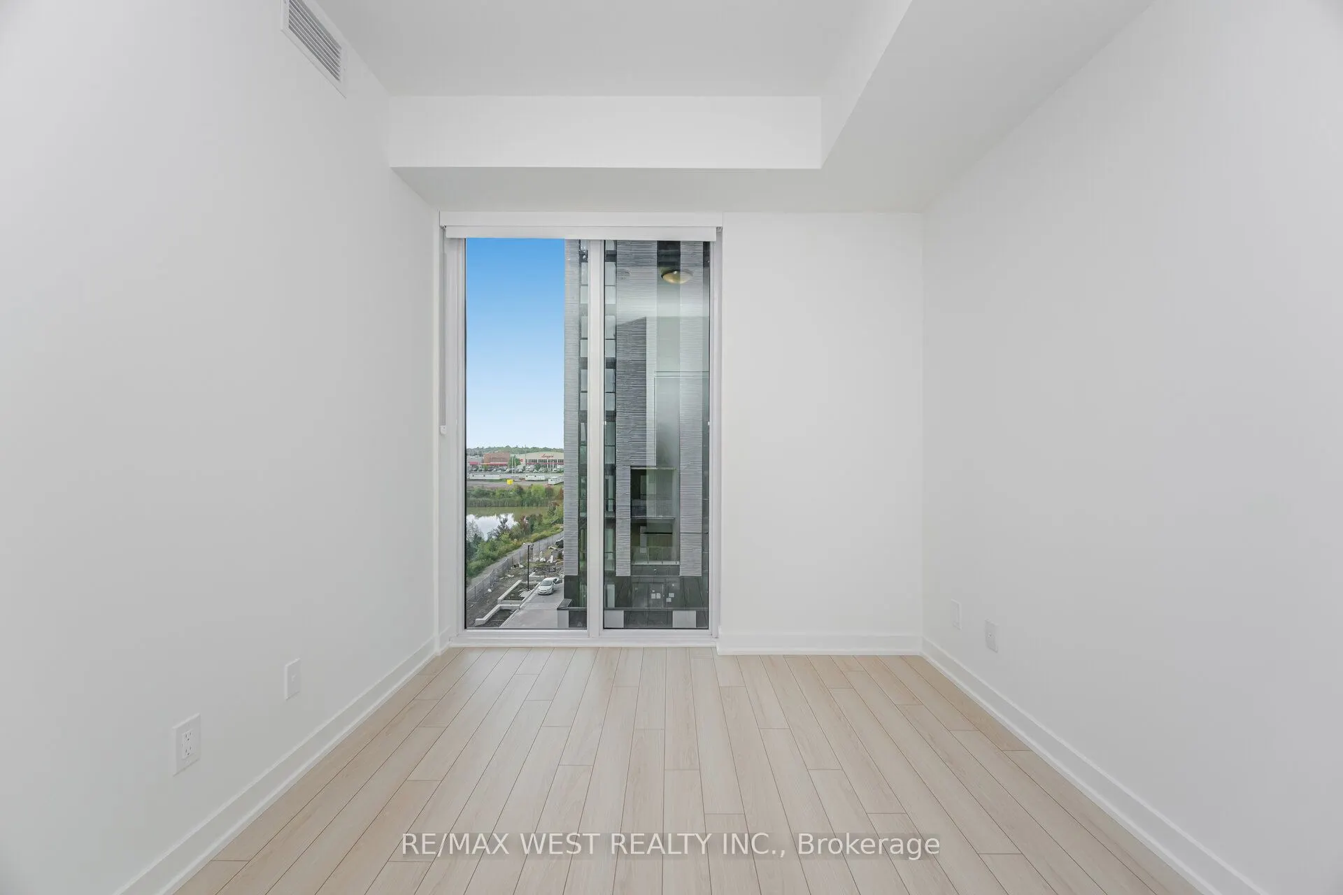 3079 Trafalgar Road, #610