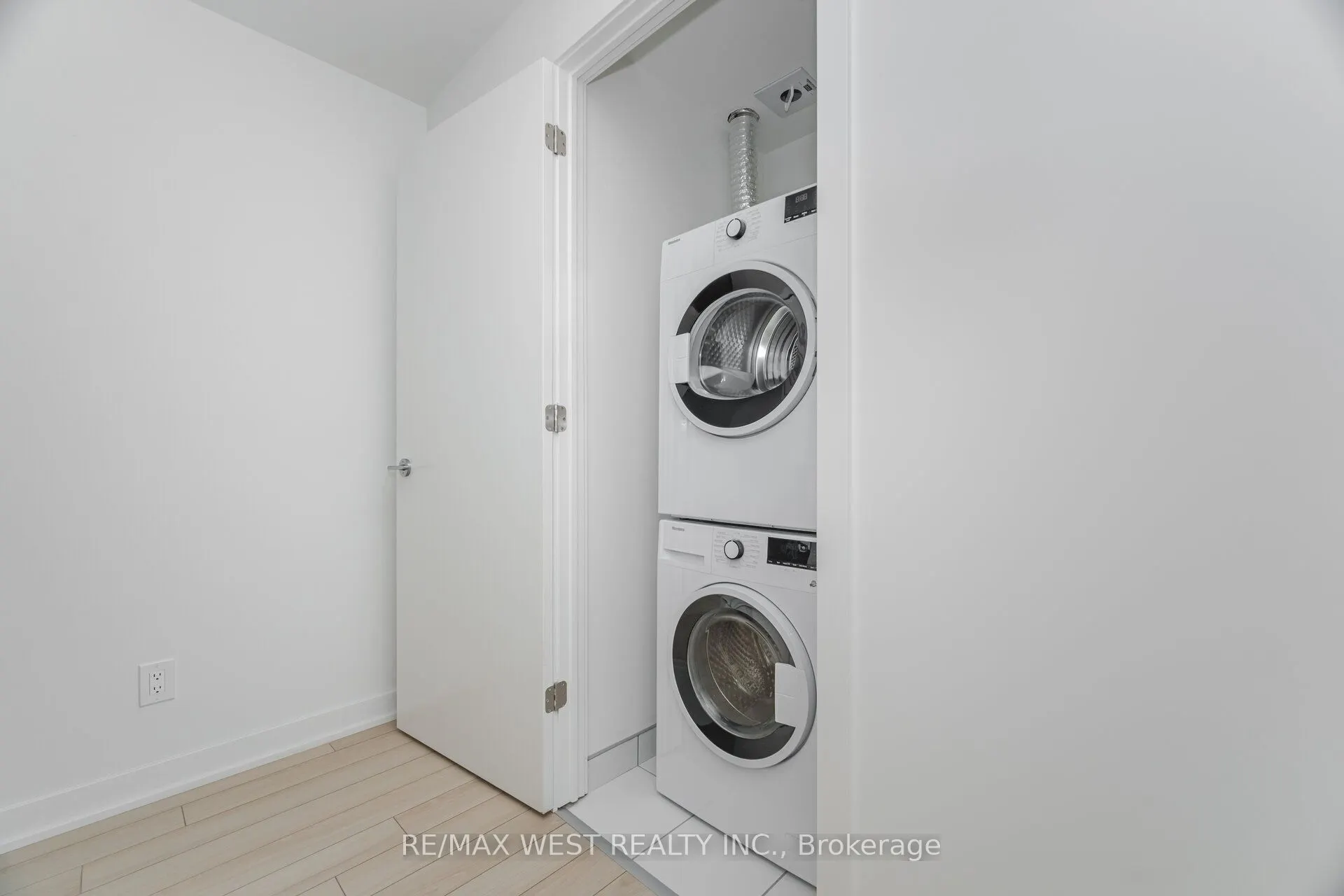 3079 Trafalgar Road, #610