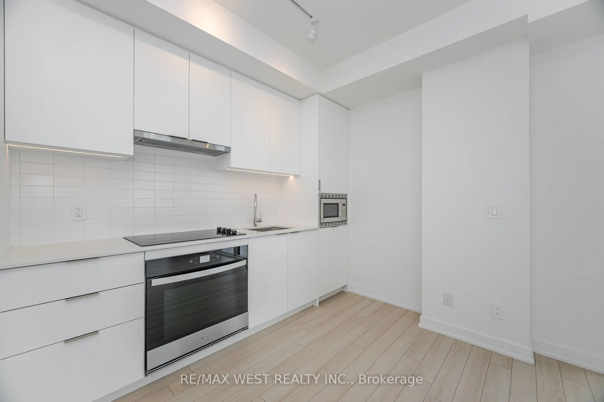 3079 Trafalgar Road, #610