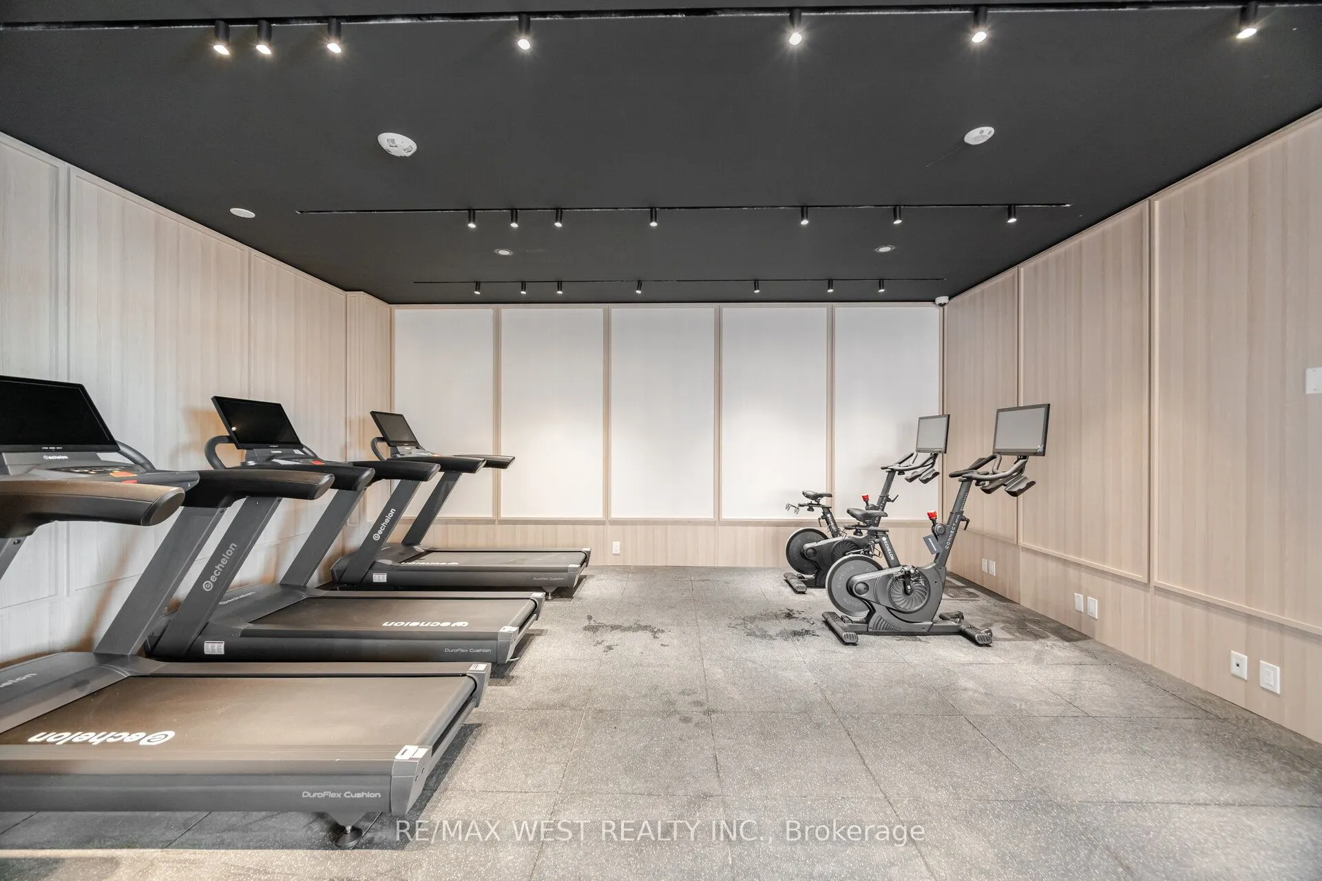 3079 Trafalgar Road, #610