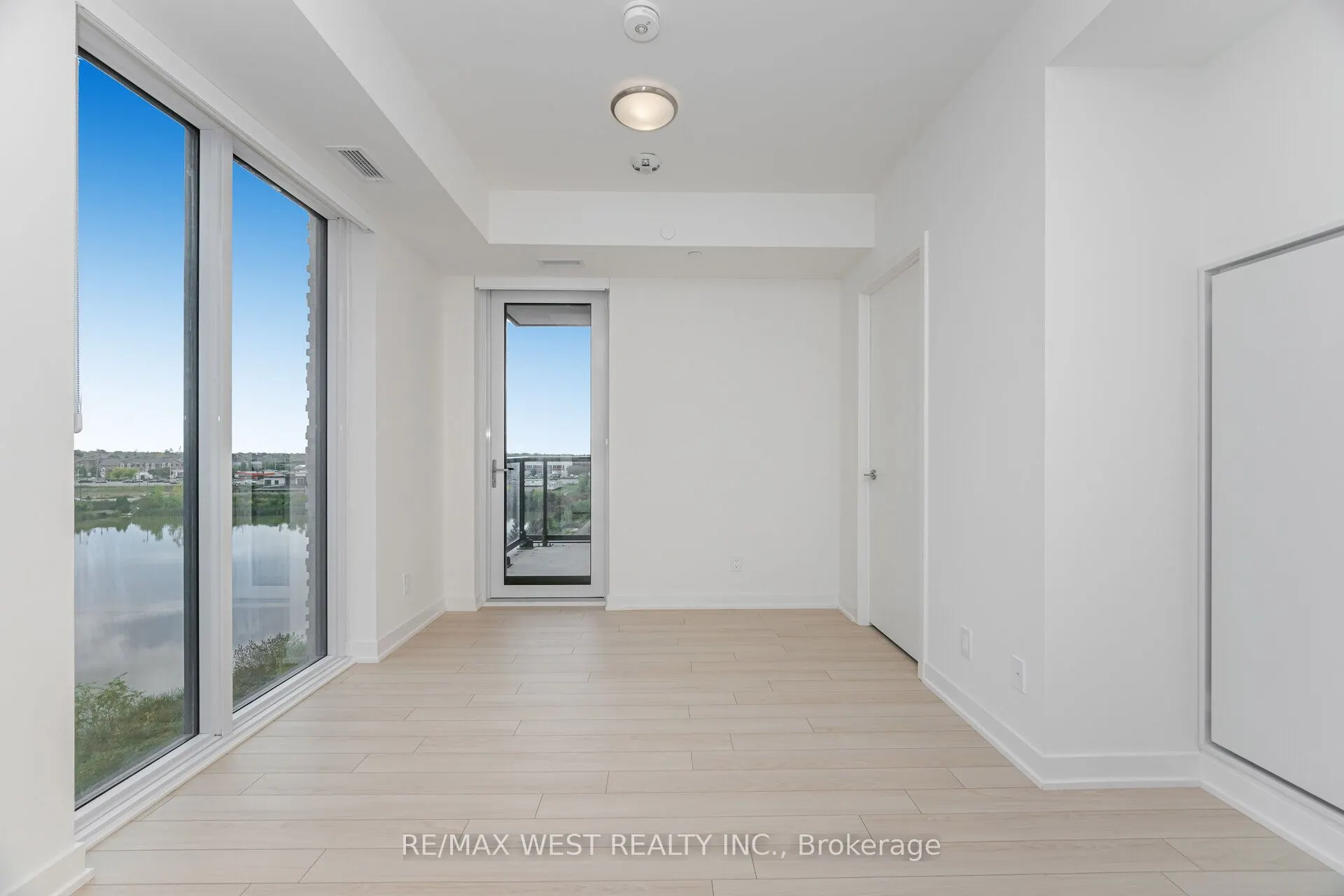 3079 Trafalgar Road, #610